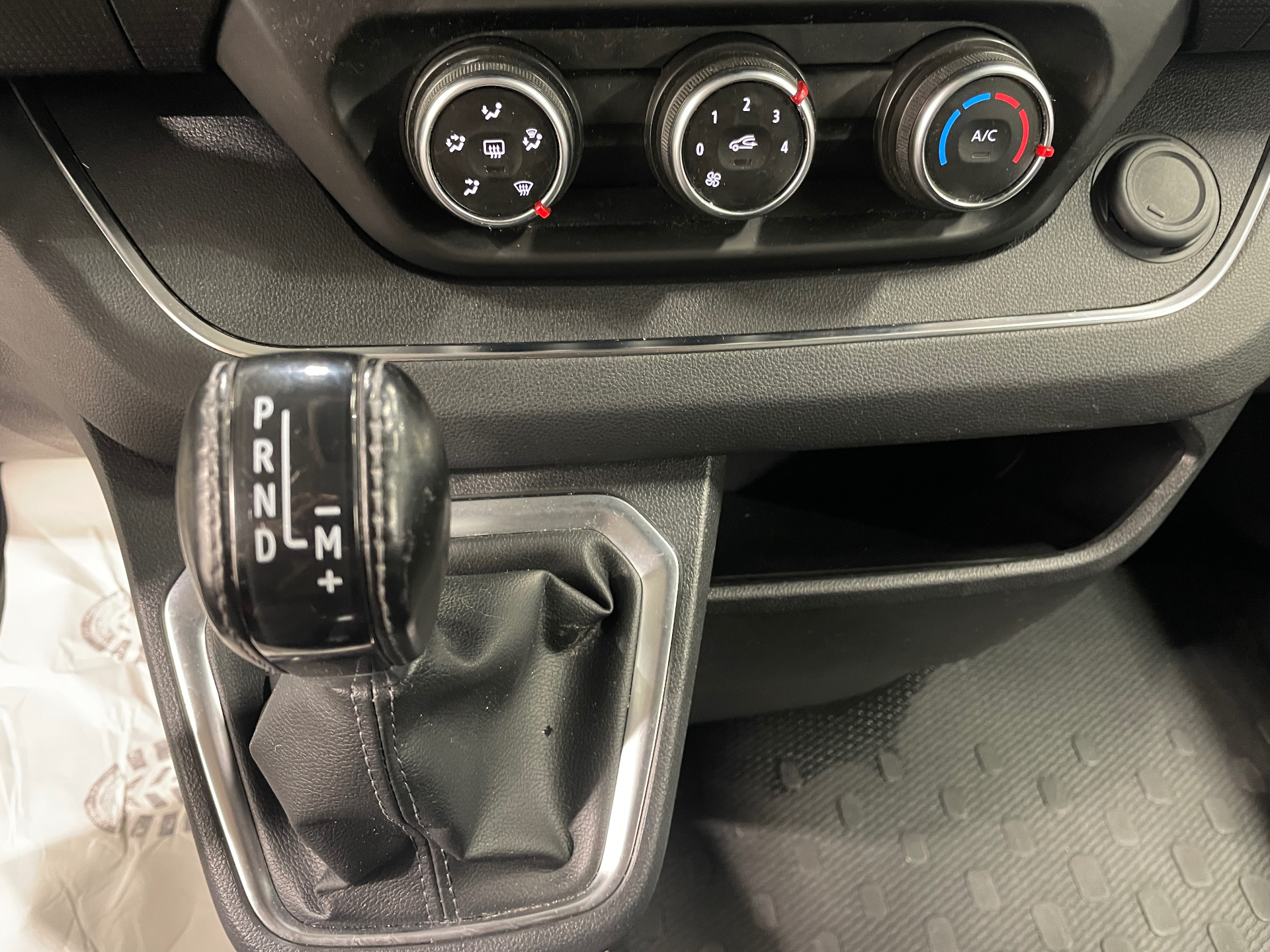 RENAULT TRAFIC FOURGON FG GCF L1H1 3T Blue dCi 150 EDC