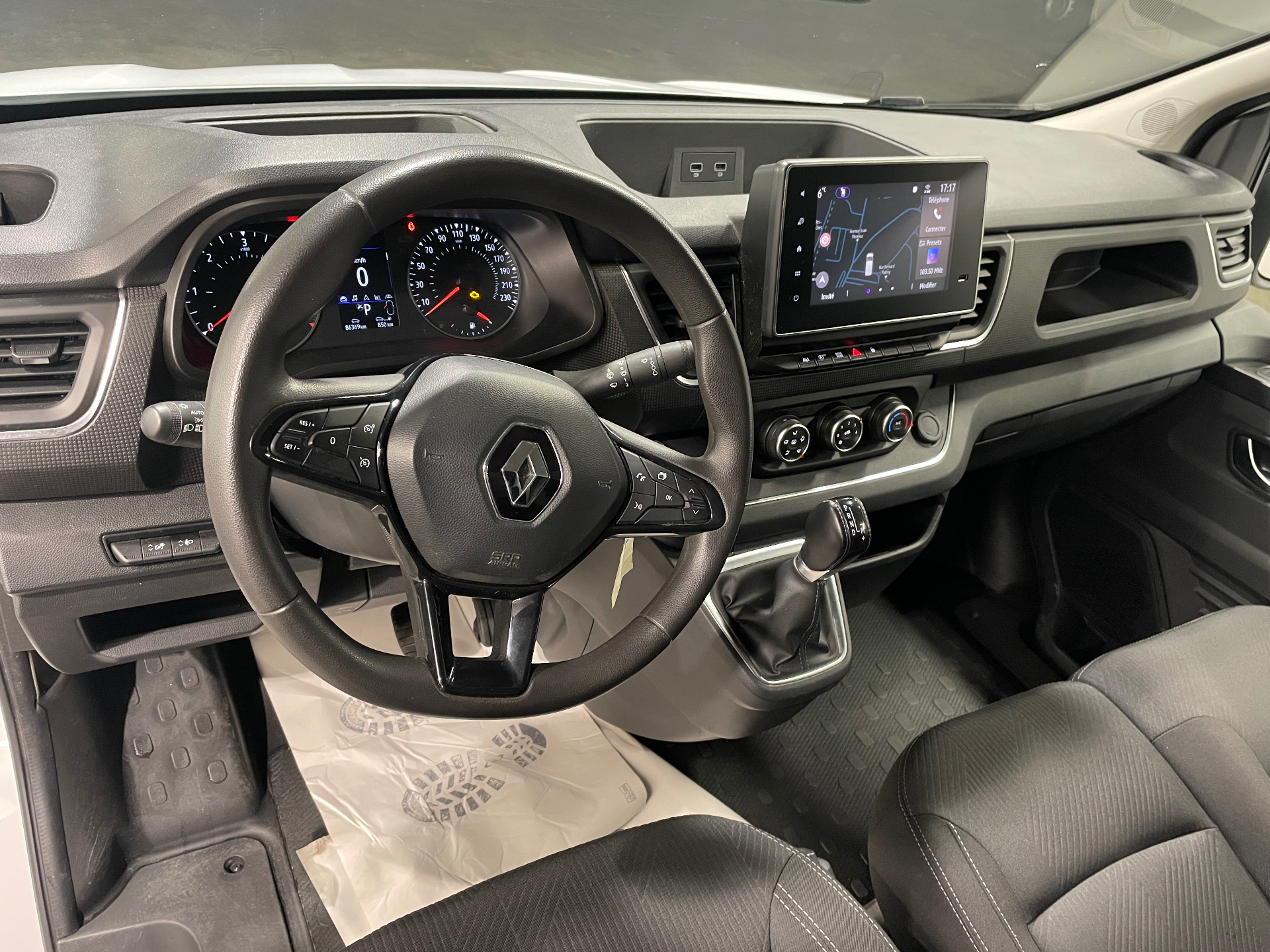 RENAULT TRAFIC FOURGON FG GCF L1H1 3T Blue dCi 150 EDC