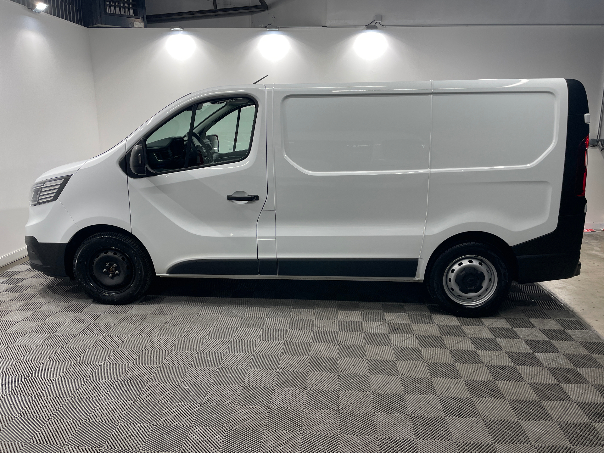 RENAULT TRAFIC FOURGON FG GCF L1H1 3T Blue dCi 150 EDC