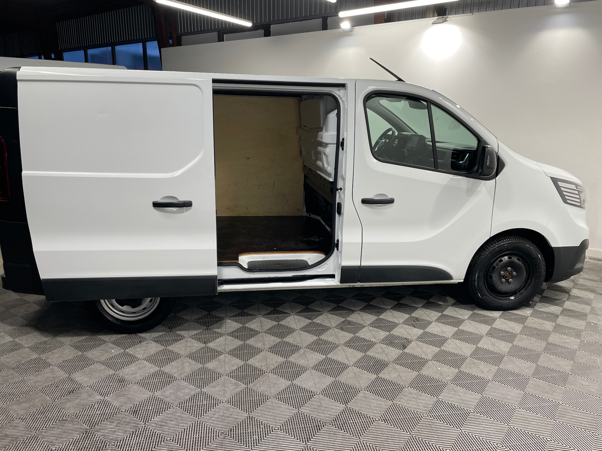 RENAULT TRAFIC FOURGON FG GCF L1H1 3T Blue dCi 150 EDC