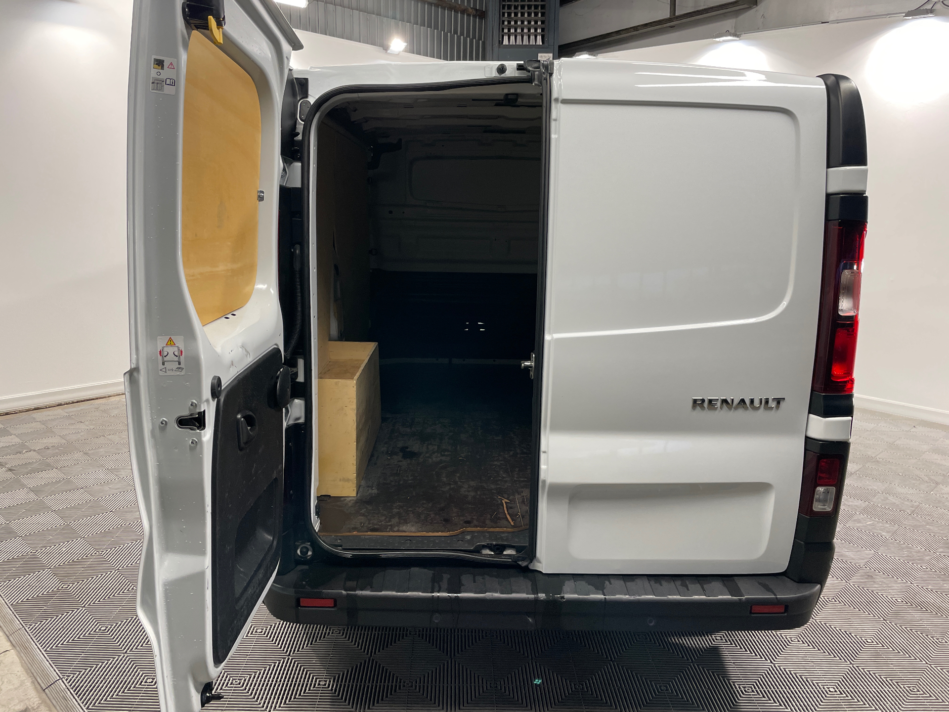 RENAULT TRAFIC FOURGON FG GCF L1H1 3T Blue dCi 150 EDC