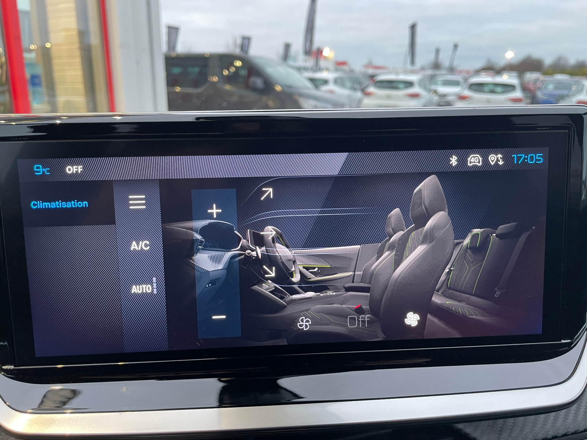 PEUGEOT 2008 Hybrid 136 e-DCS6 Allure