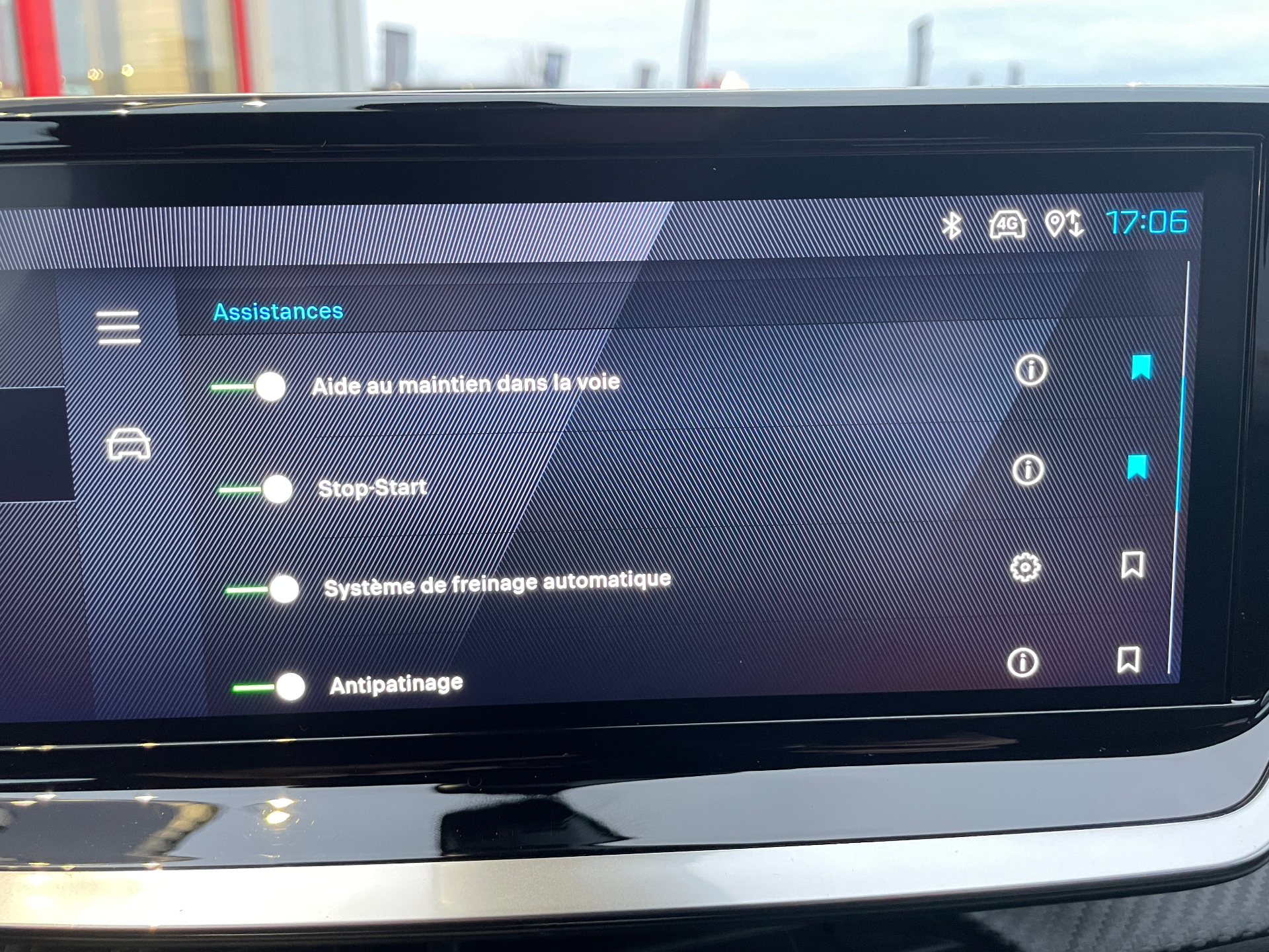 PEUGEOT 2008 Hybrid 136 e-DCS6 Allure