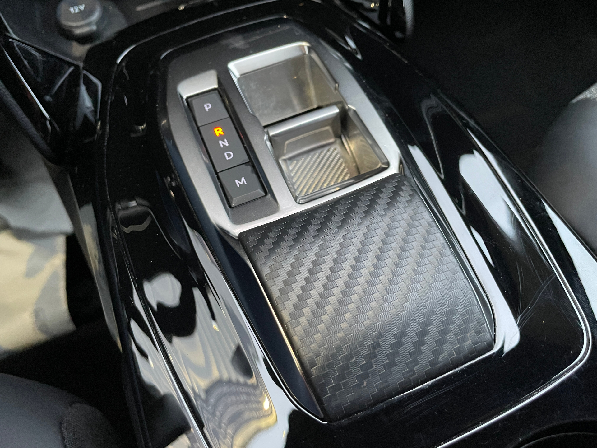 PEUGEOT 2008 Hybrid 136 e-DCS6 Allure