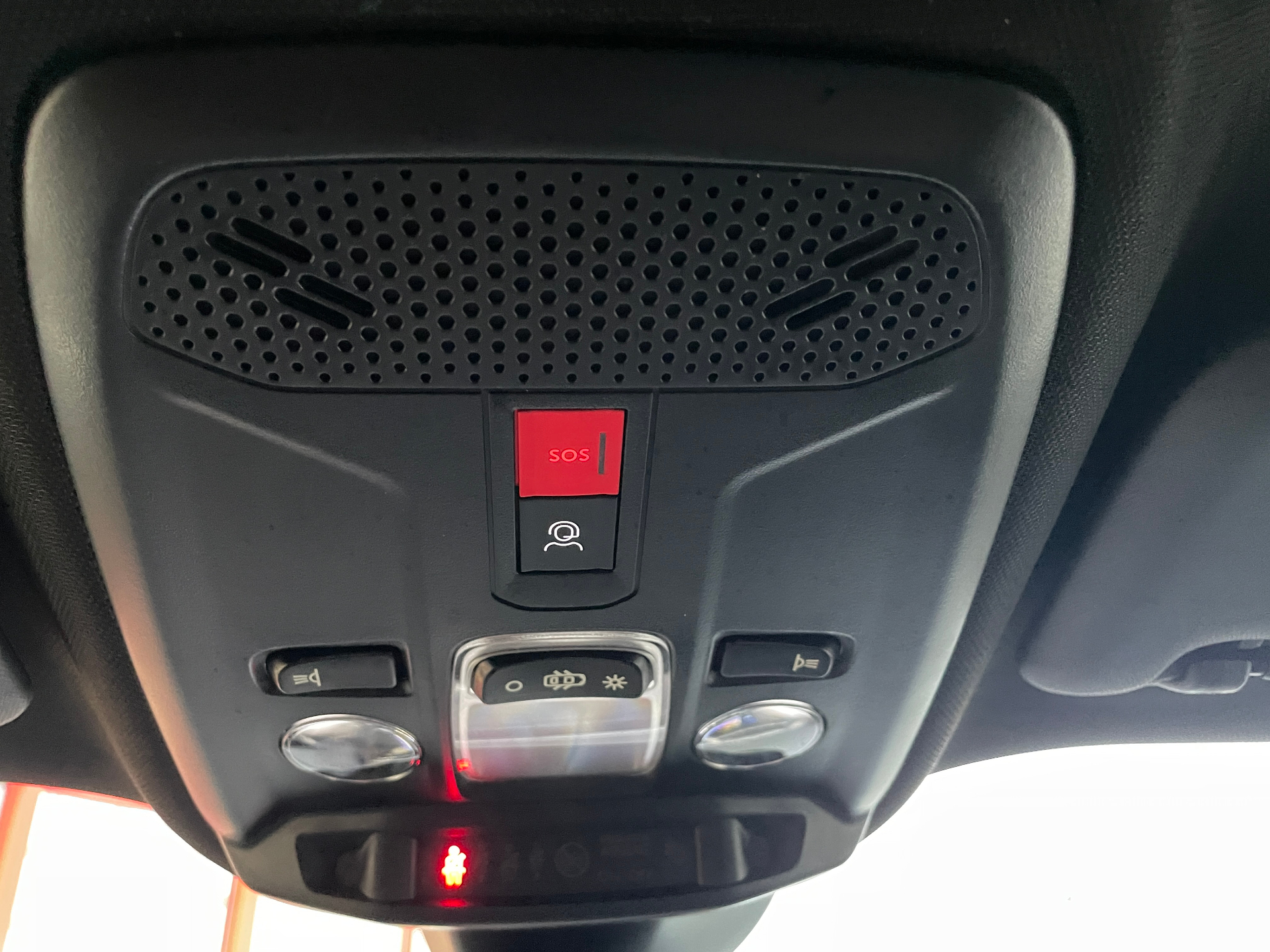 PEUGEOT 2008 Hybrid 136 e-DCS6 Allure