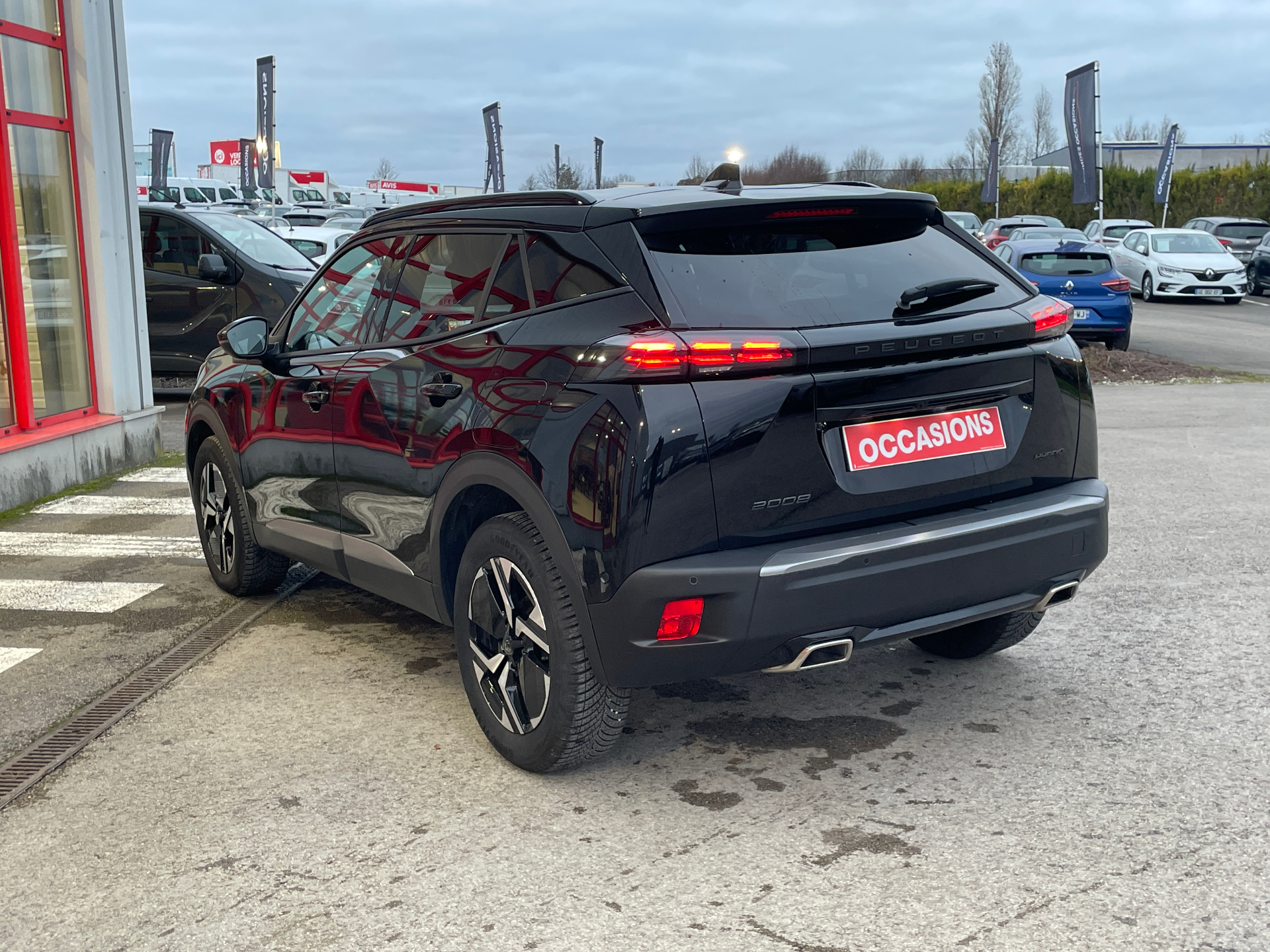 PEUGEOT 2008 Hybrid 136 e-DCS6 Allure