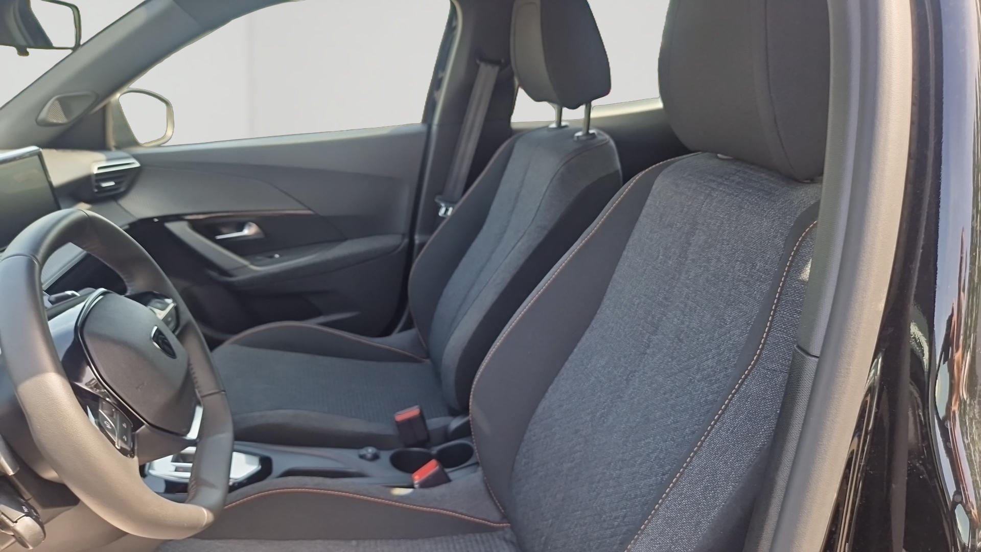 PEUGEOT 2008 Hybrid 145 e-DCS6 Style