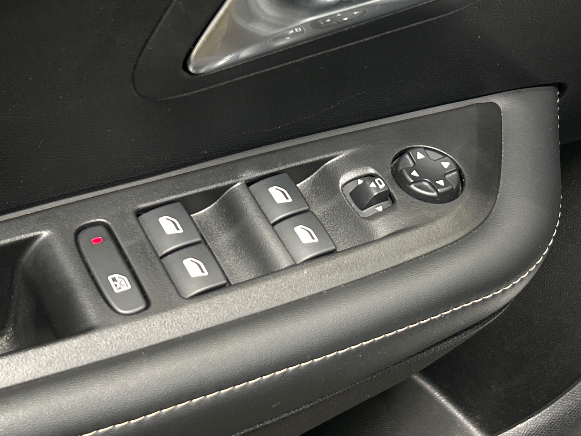 PEUGEOT 208 ALLURE PURETECH 100 S&S BVM6