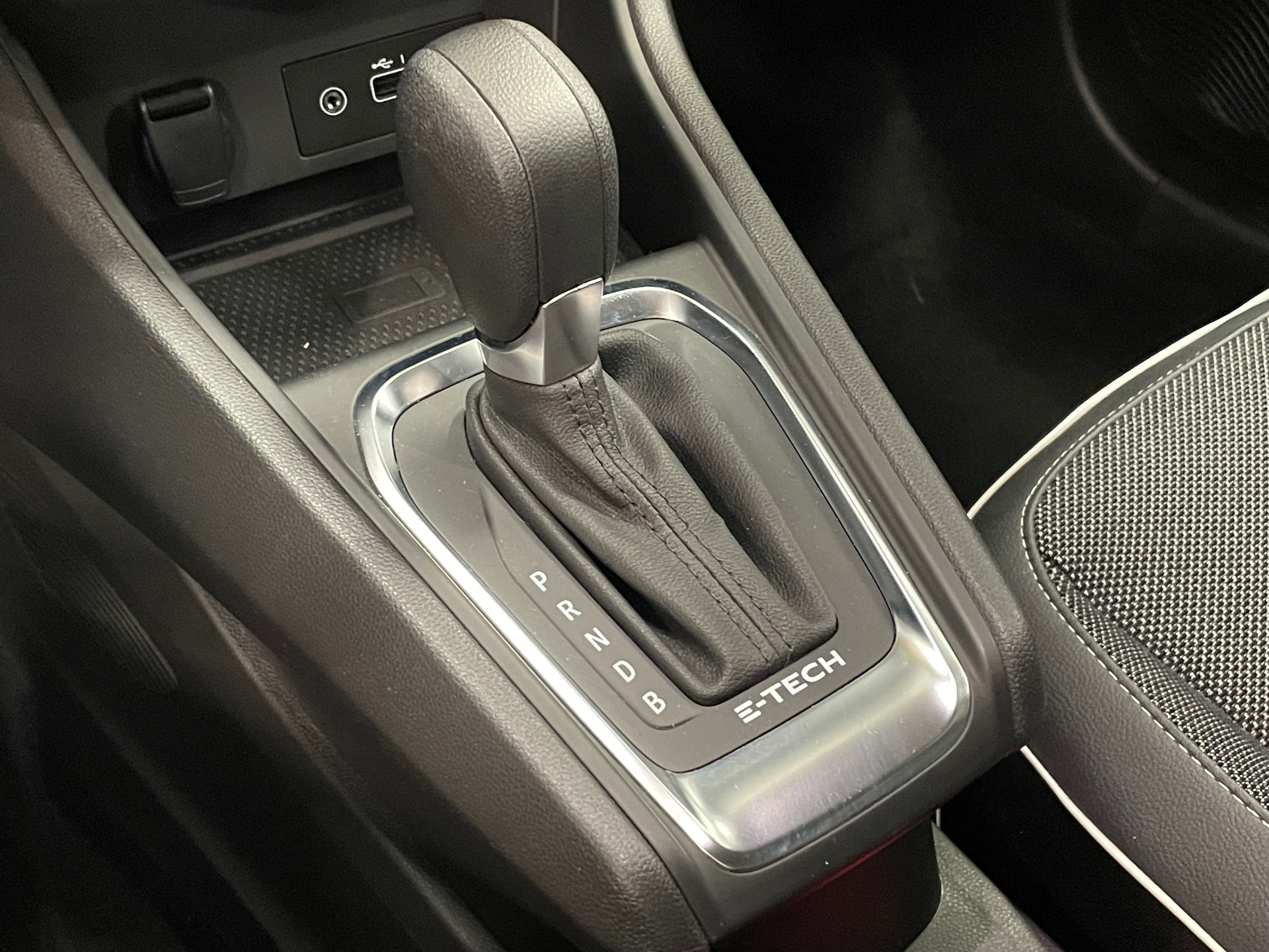 RENAULT CAPTUR E-Tech hybride rechargeable 160 Techno