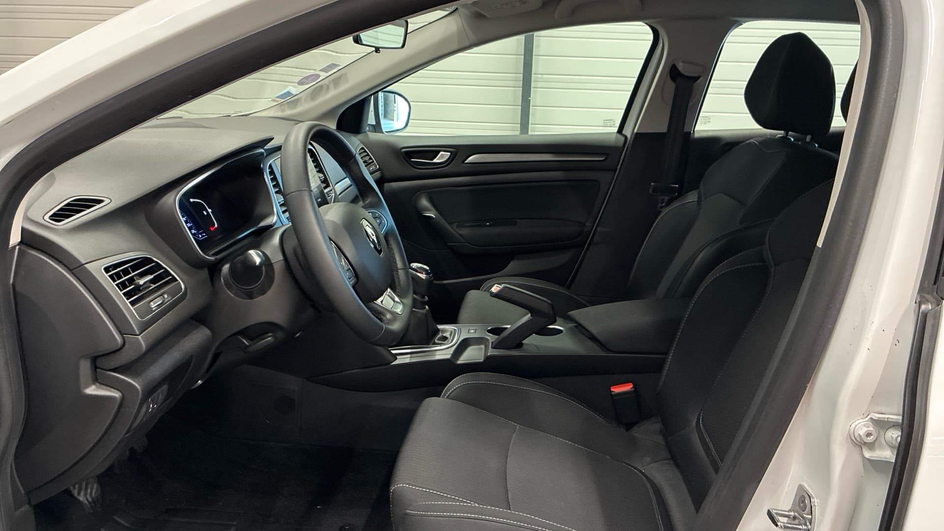 RENAULT MEGANE IV BERLINE TCe 115 FAP Business