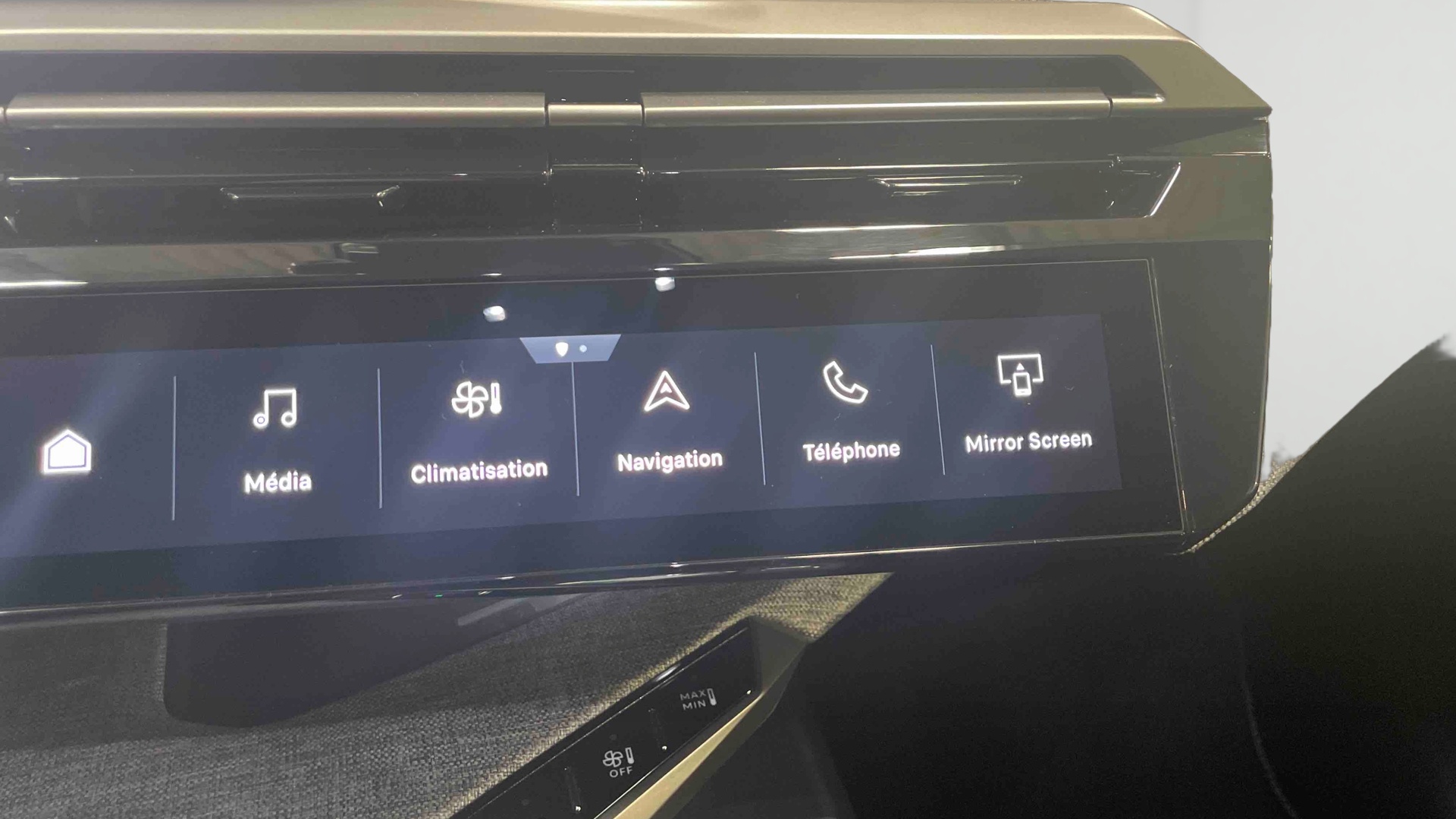 PEUGEOT 3008 Hybrid 145 e-DCS6 GT