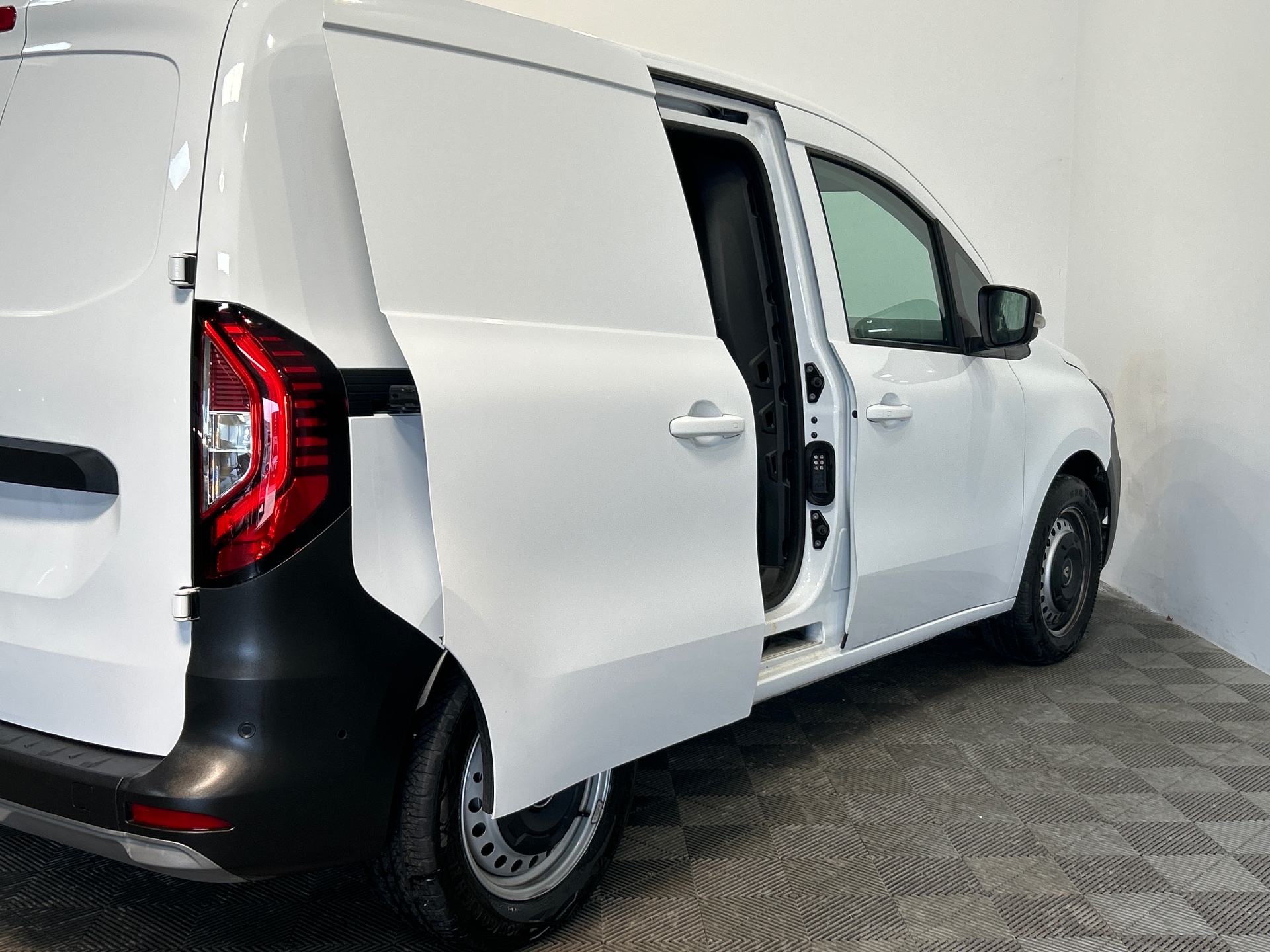 RENAULT KANGOO VAN BLUE DCI 95 EXTRA - 22
