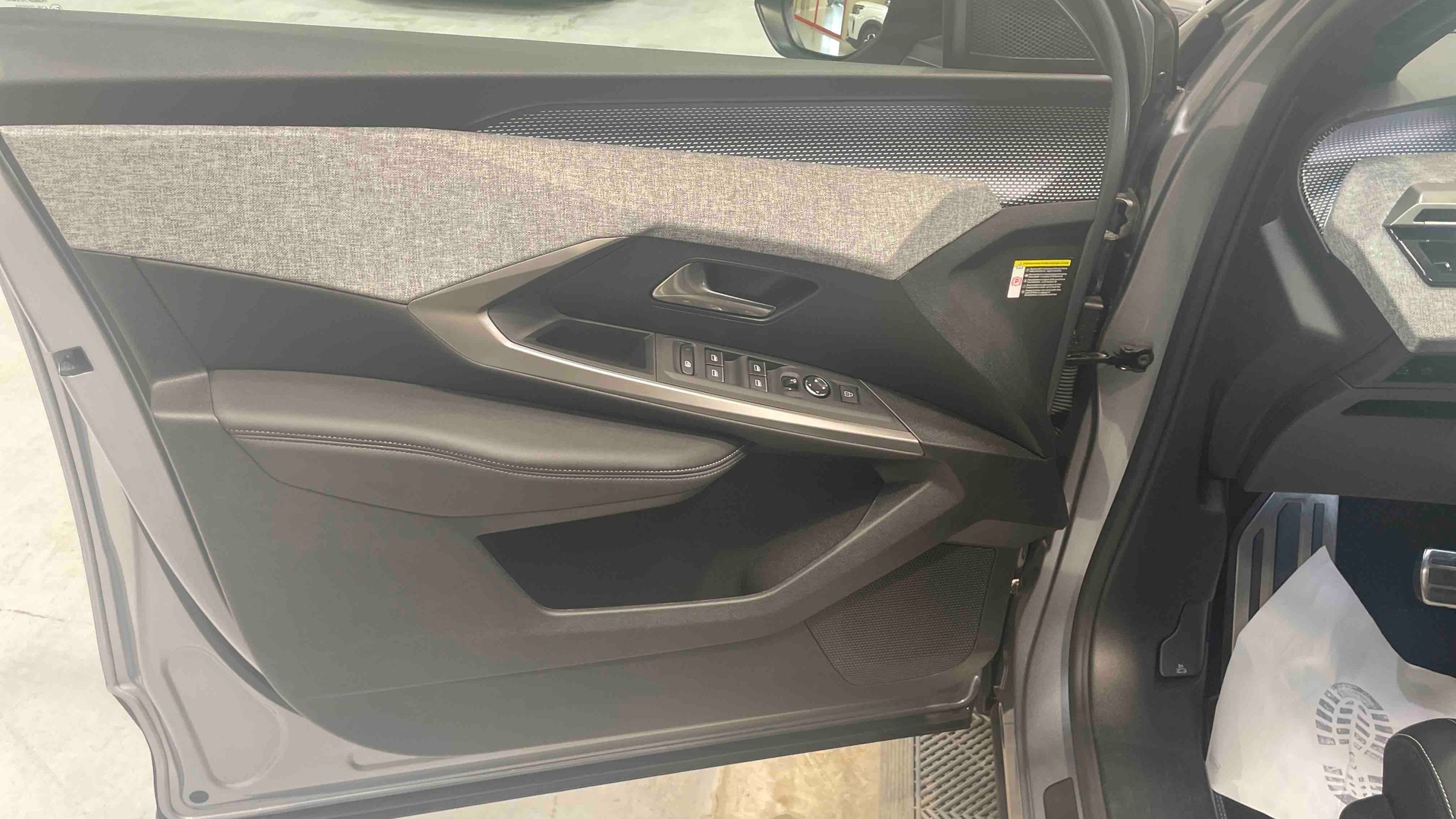 PEUGEOT 3008 Hybrid 145 e-DCS6 GT