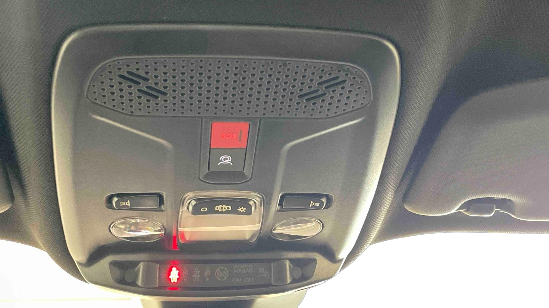 PEUGEOT 2008 Hybrid 145 e-DCS6 Style