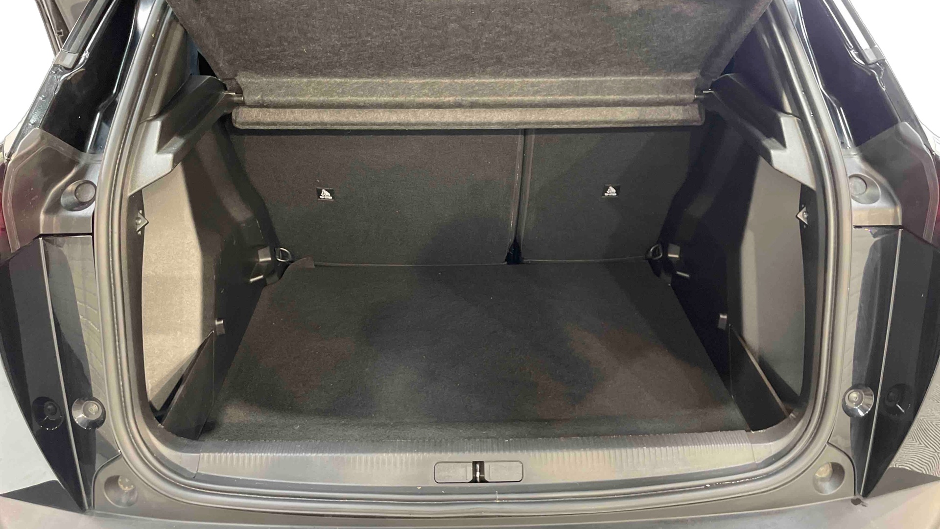 PEUGEOT 2008 Hybrid 145 e-DCS6 Style