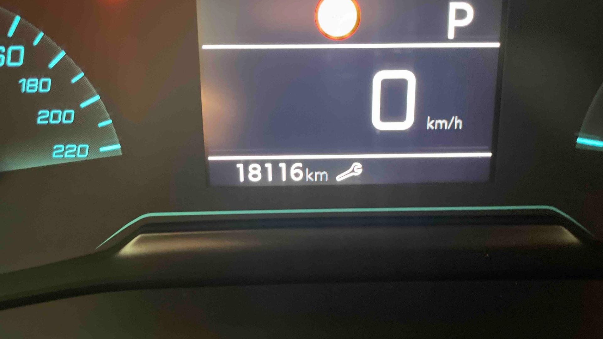 PEUGEOT 2008 Hybrid 145 e-DCS6 Style