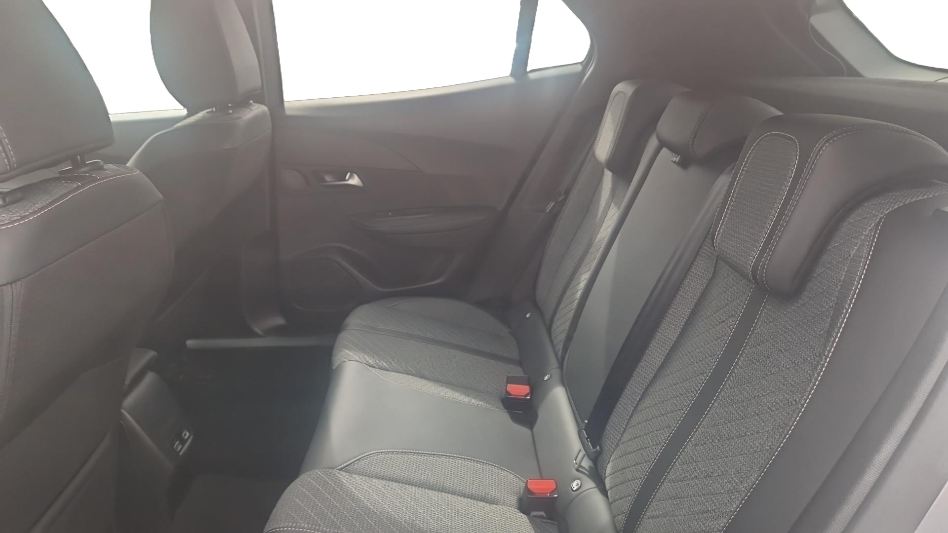 PEUGEOT 2008 Hybrid 145 e-DCS6 Allure