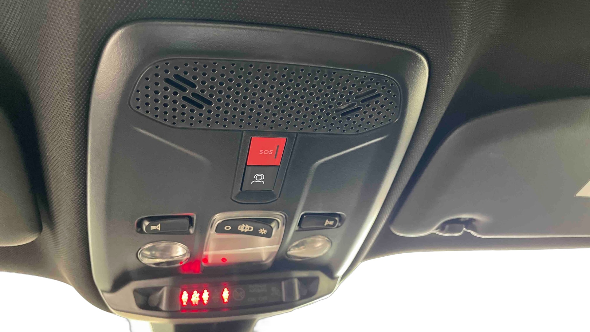 PEUGEOT 2008 Hybrid 145 e-DCS6 Style