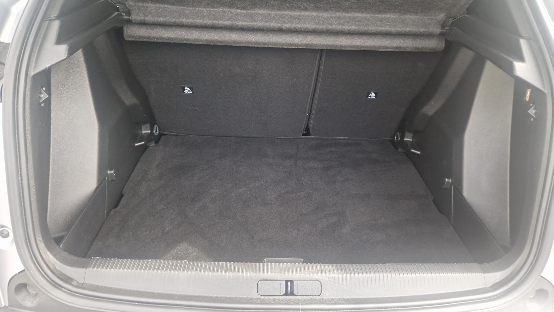 PEUGEOT 2008 Hybrid 145 e-DCS6 Allure
