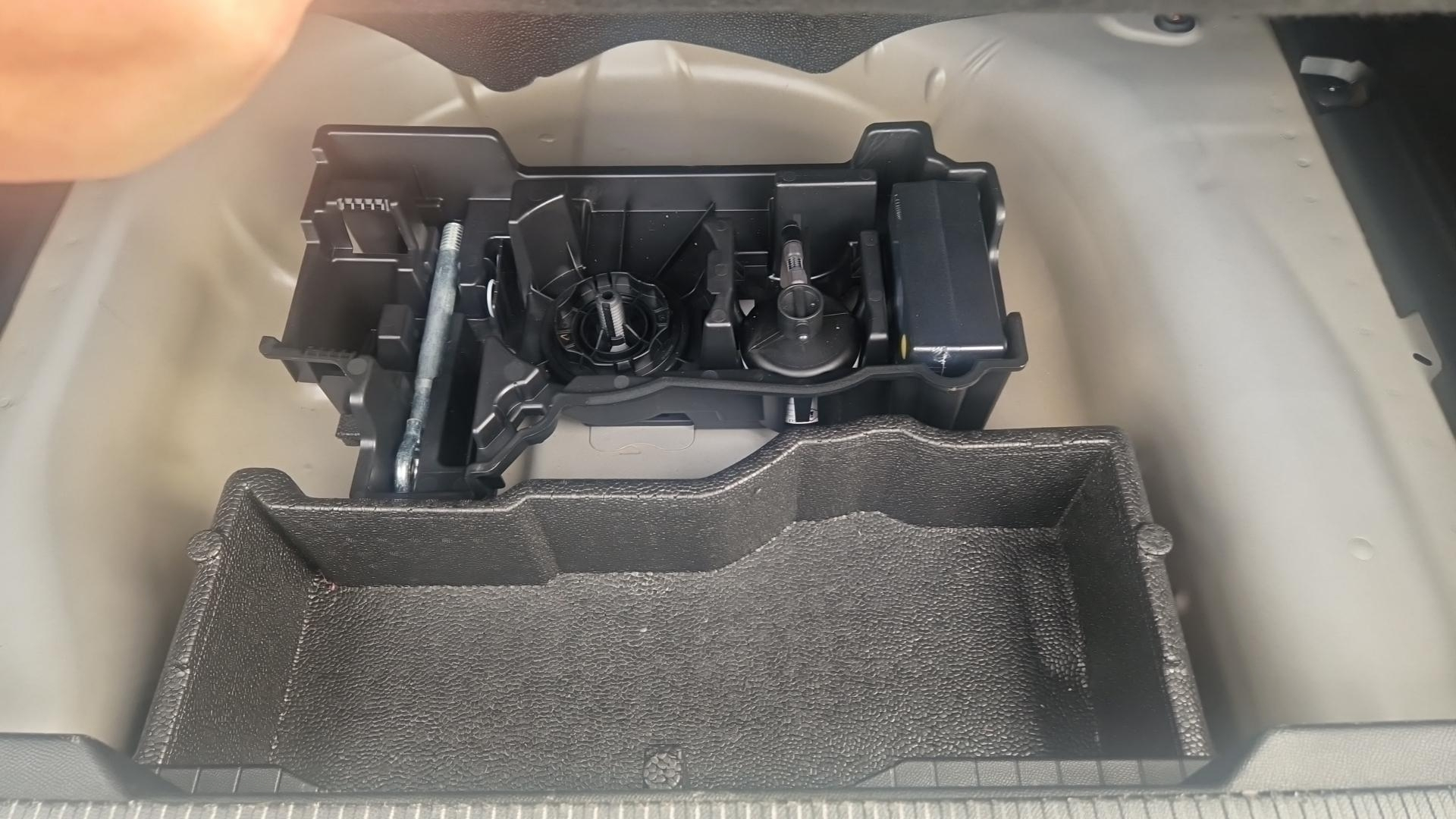PEUGEOT 2008 Hybrid 145 e-DCS6 Allure