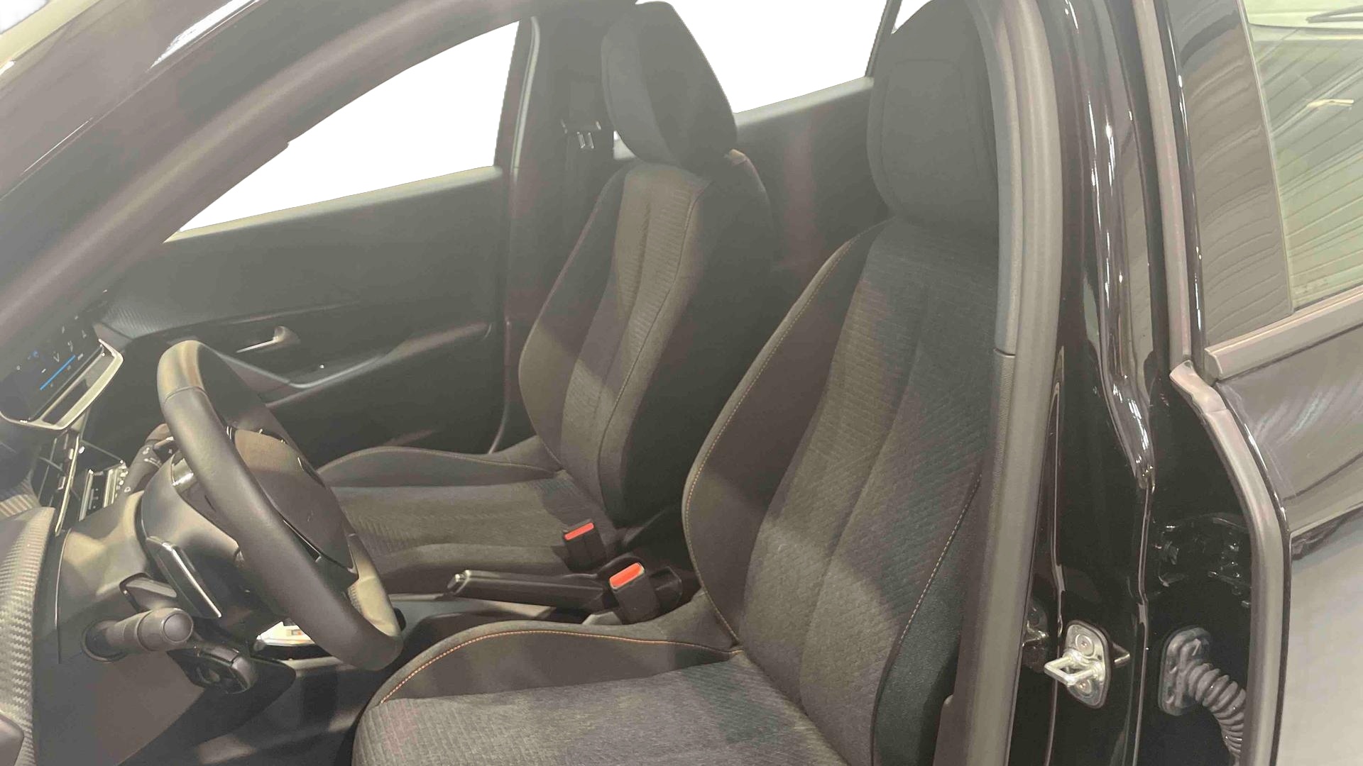 PEUGEOT 2008 Hybrid 145 e-DCS6 Style