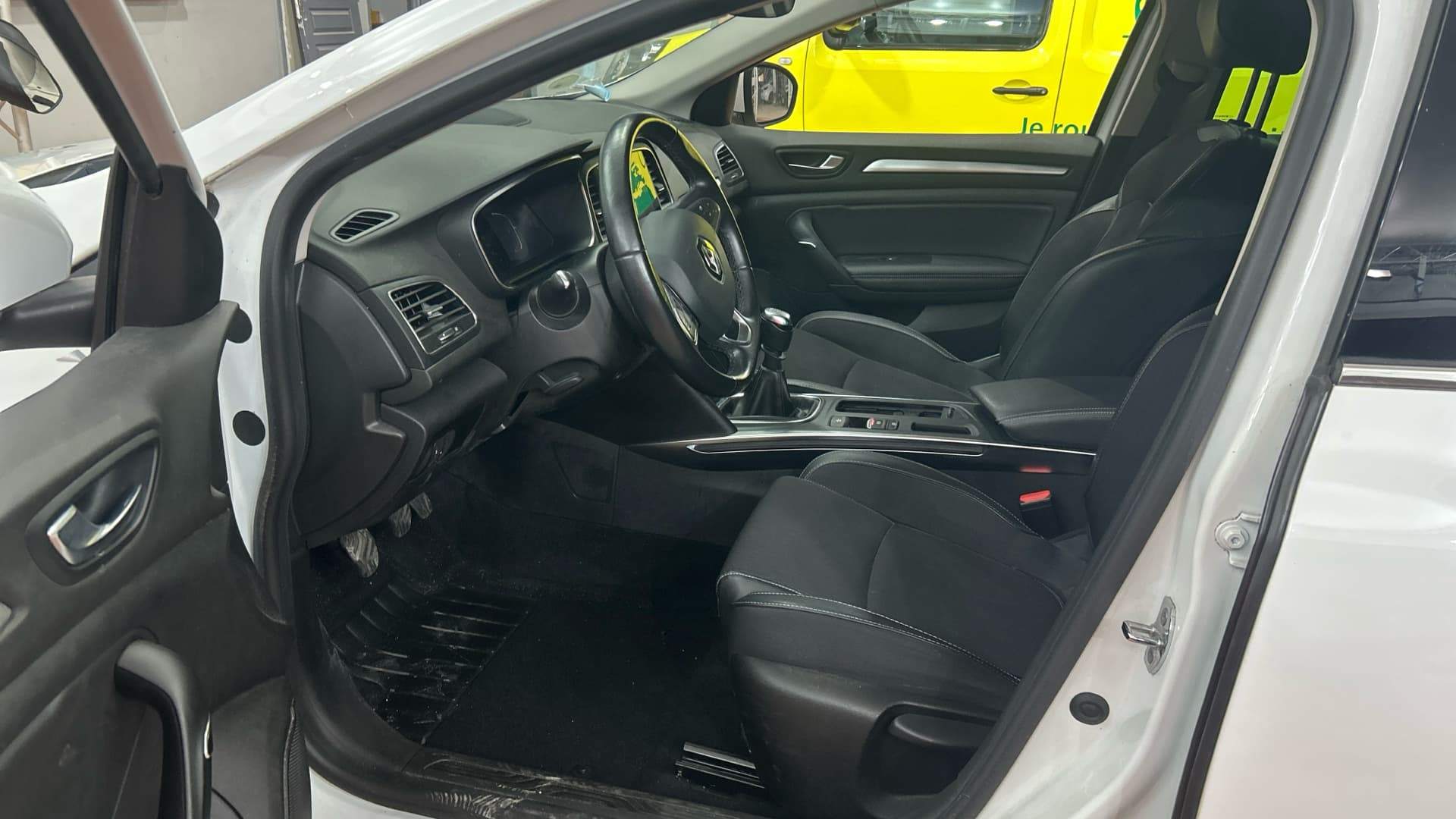RENAULT MEGANE IV BERLINE Blue dCi 115 - 21B Intens