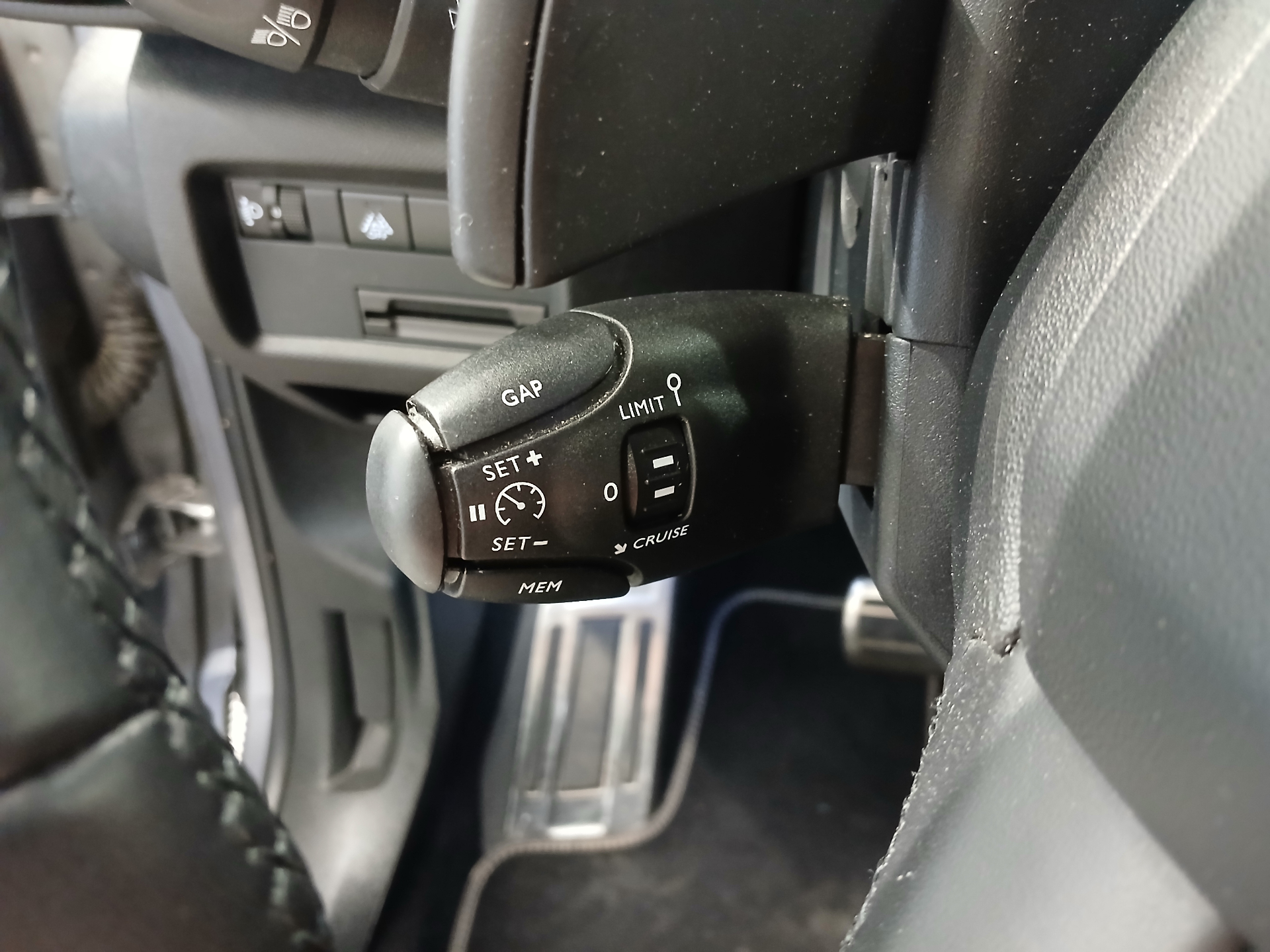 CITROEN C5 AIRCROSS HYB 136 CH BOITE AUTO SHINE