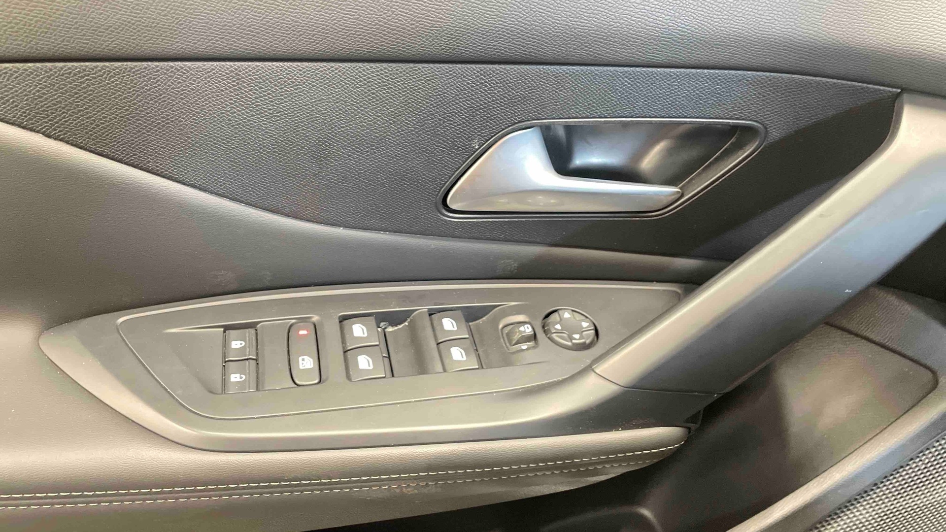 PEUGEOT 308 SW Allure BlueHDI 130 ch S&S EAT8