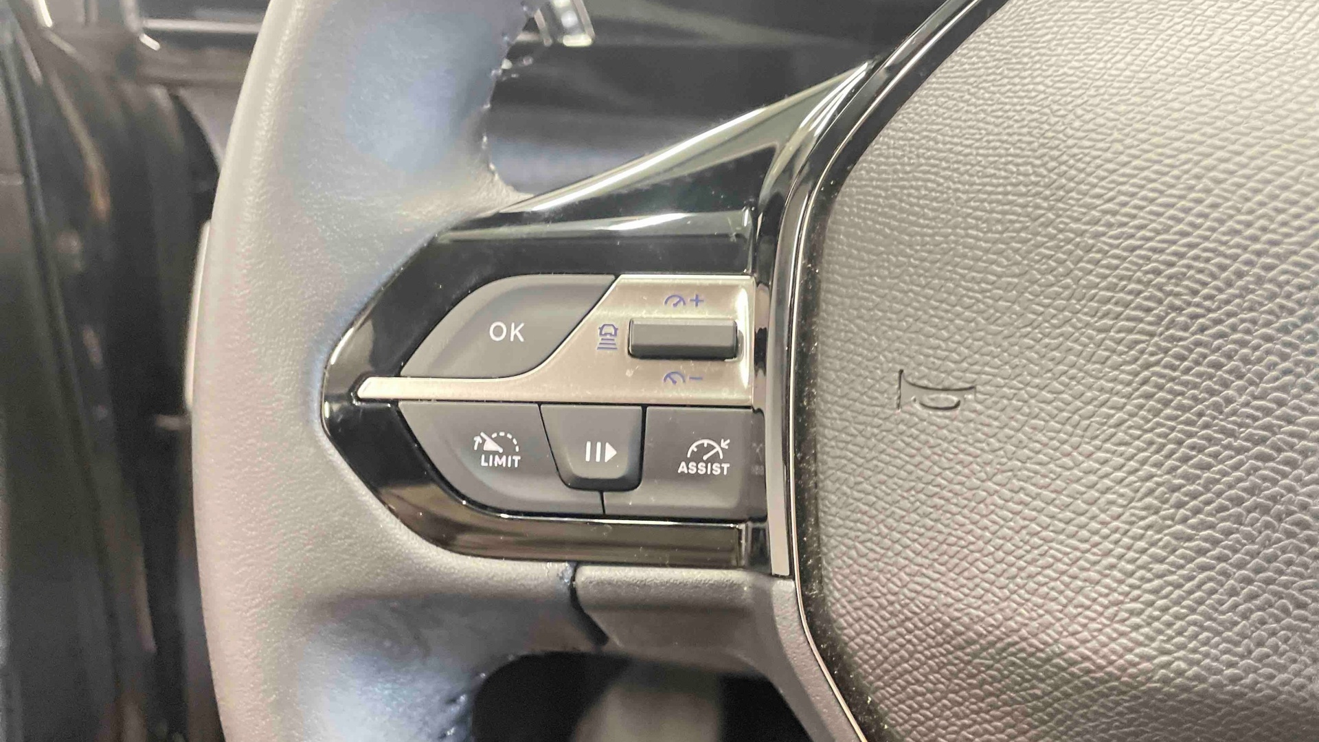 PEUGEOT 308 SW Allure BlueHDI 130 ch S&S EAT8