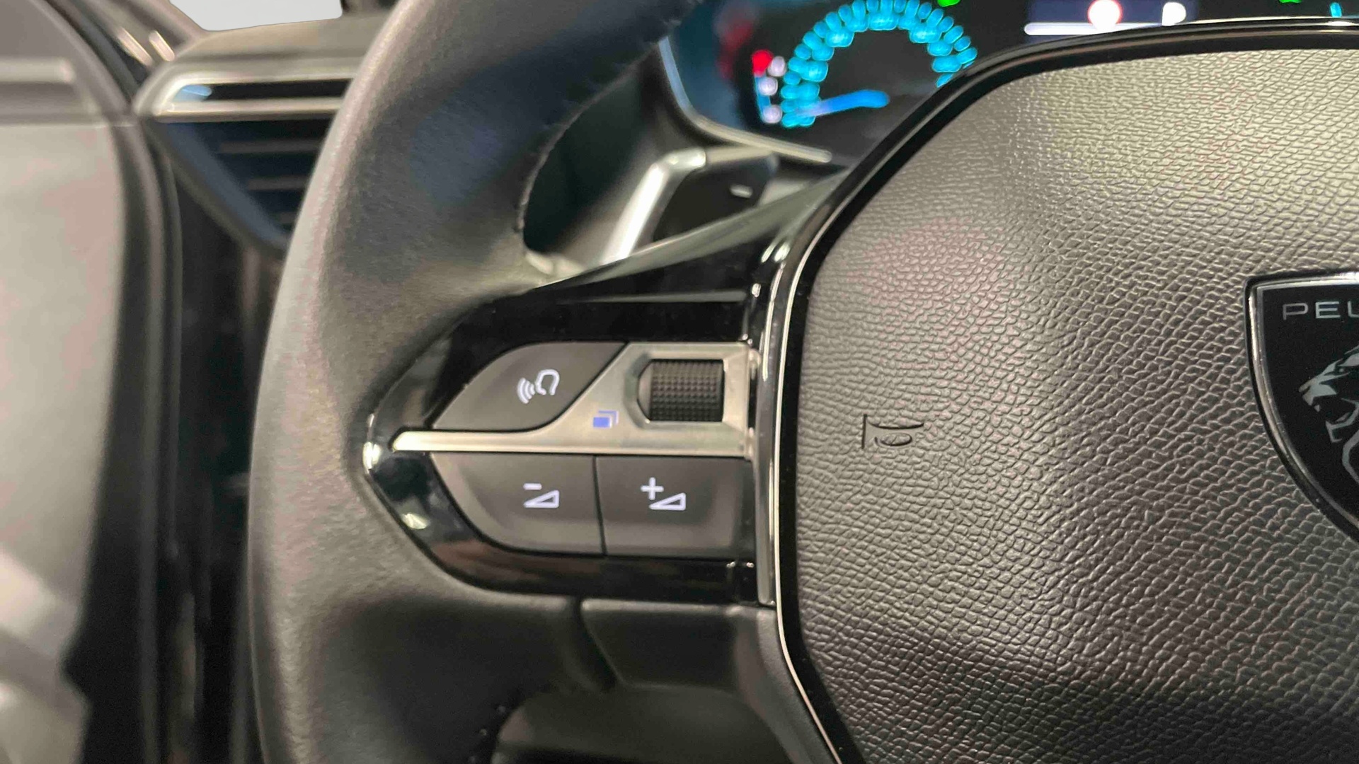 PEUGEOT 2008 Style Hybrid 145 ch e-DCS6