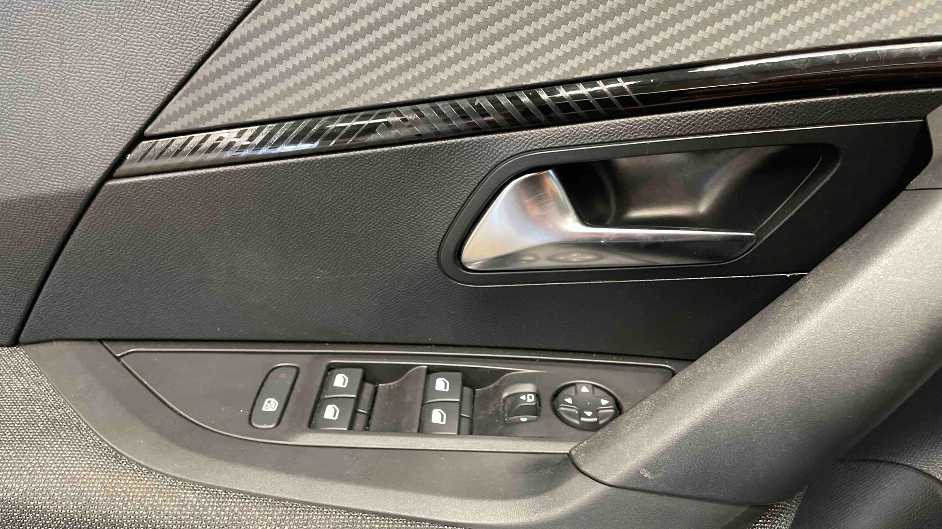 PEUGEOT 2008 Style Hybrid 145 ch e-DCS6
