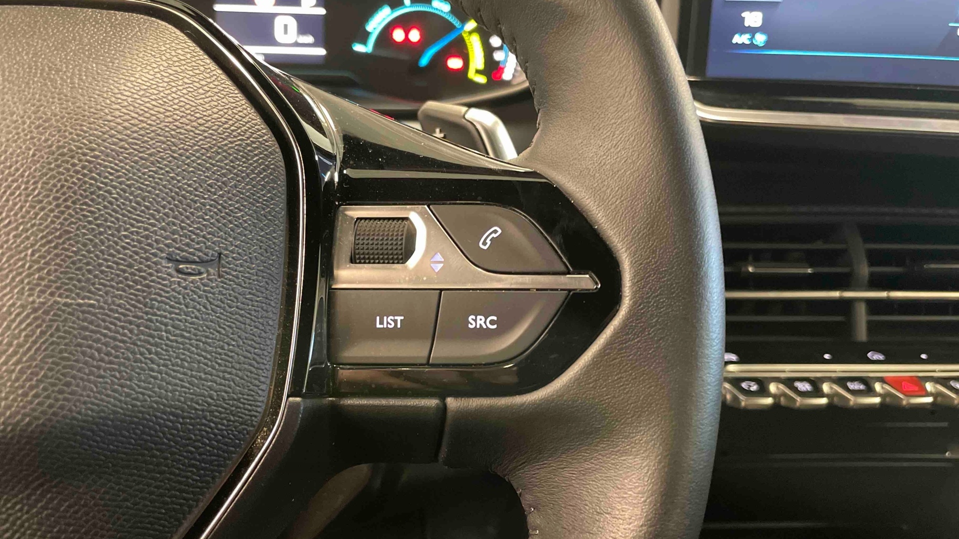 PEUGEOT 2008 Style Hybrid 145 ch e-DCS6