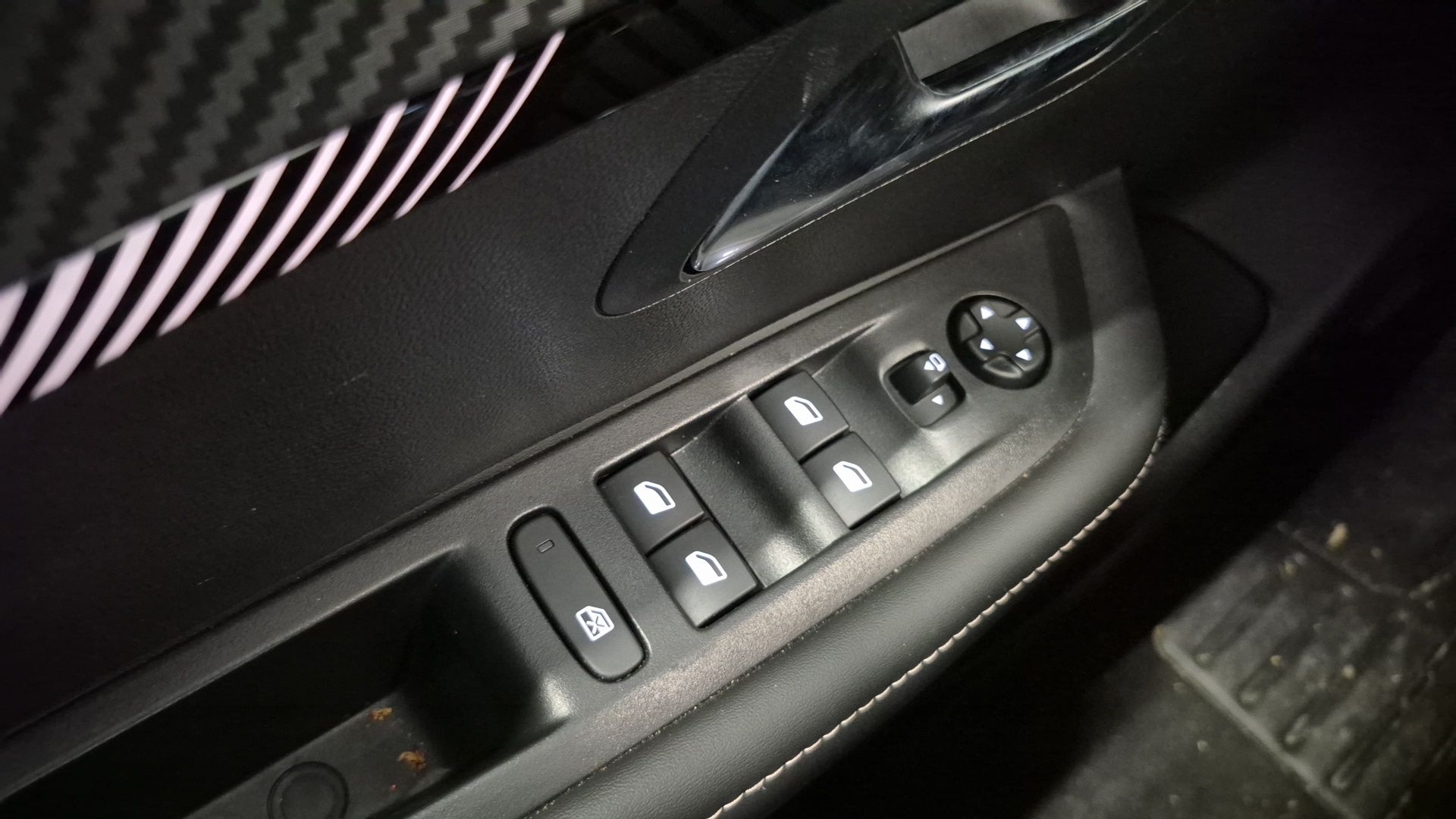 PEUGEOT 208 Allure 100 ch BVM6