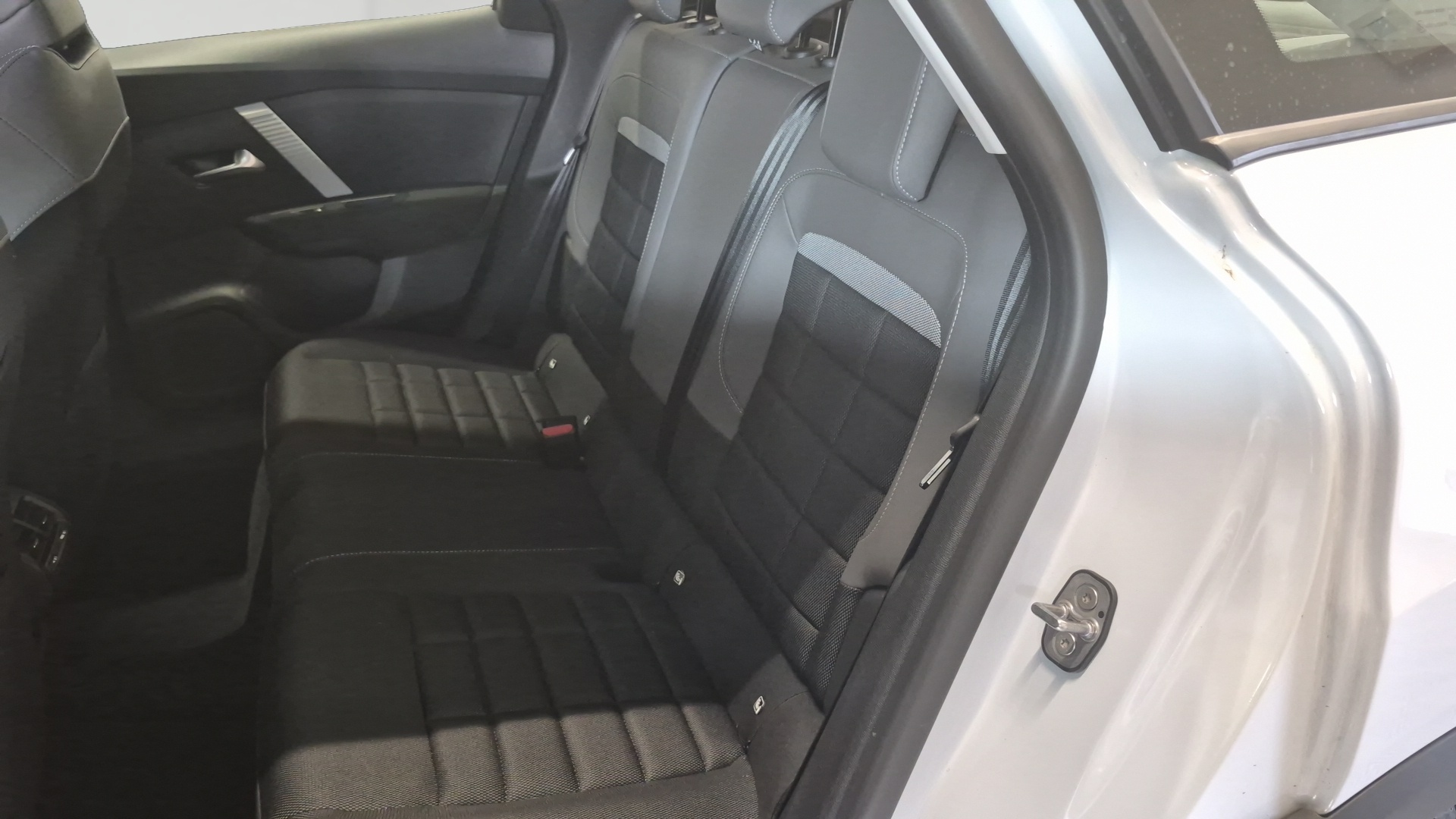CITROEN C4 Hybride 145ch Edcs-6 MAX