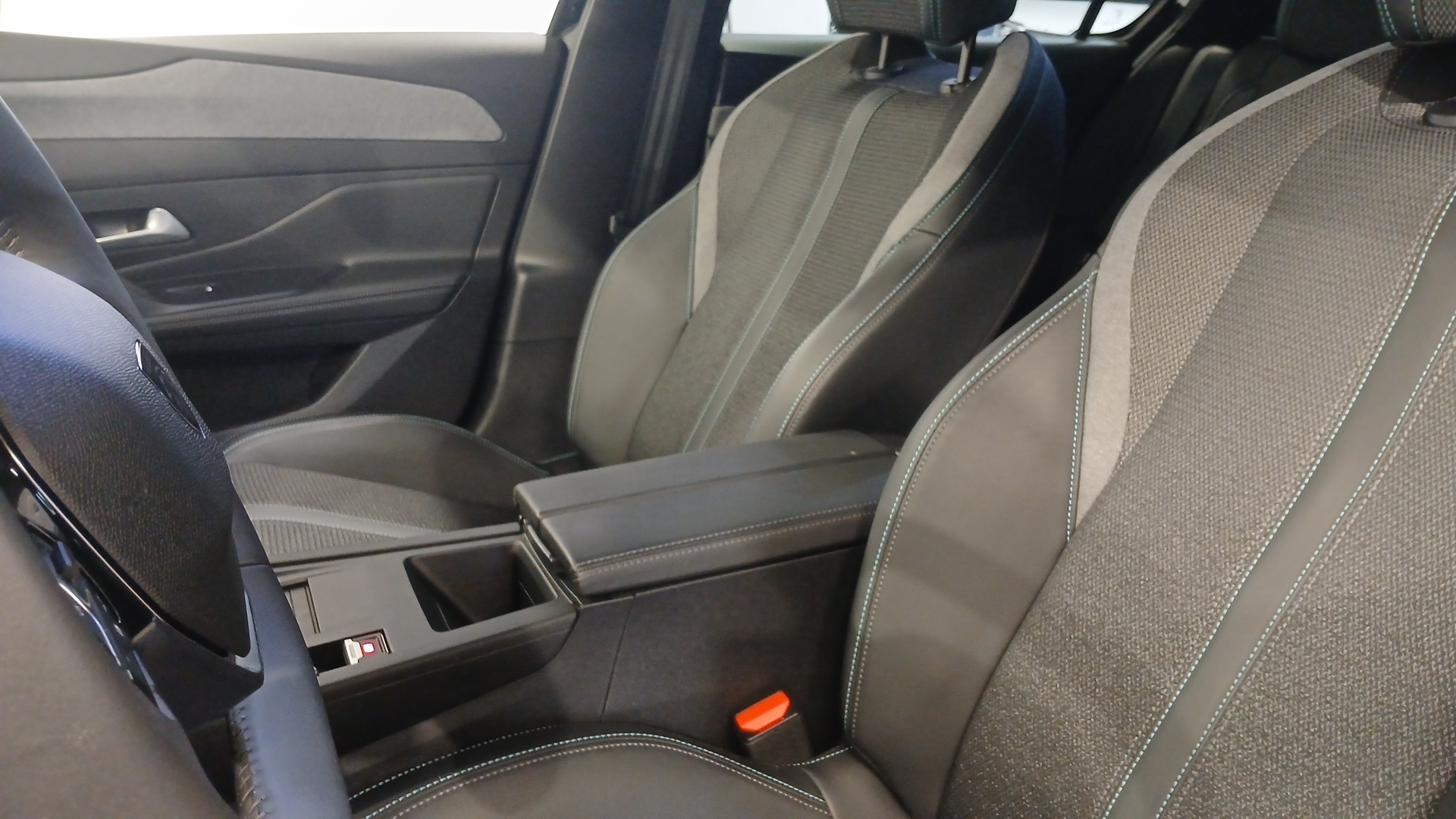 PEUGEOT 308 SW Allure BlueHDI 130 ch S&S EAT8