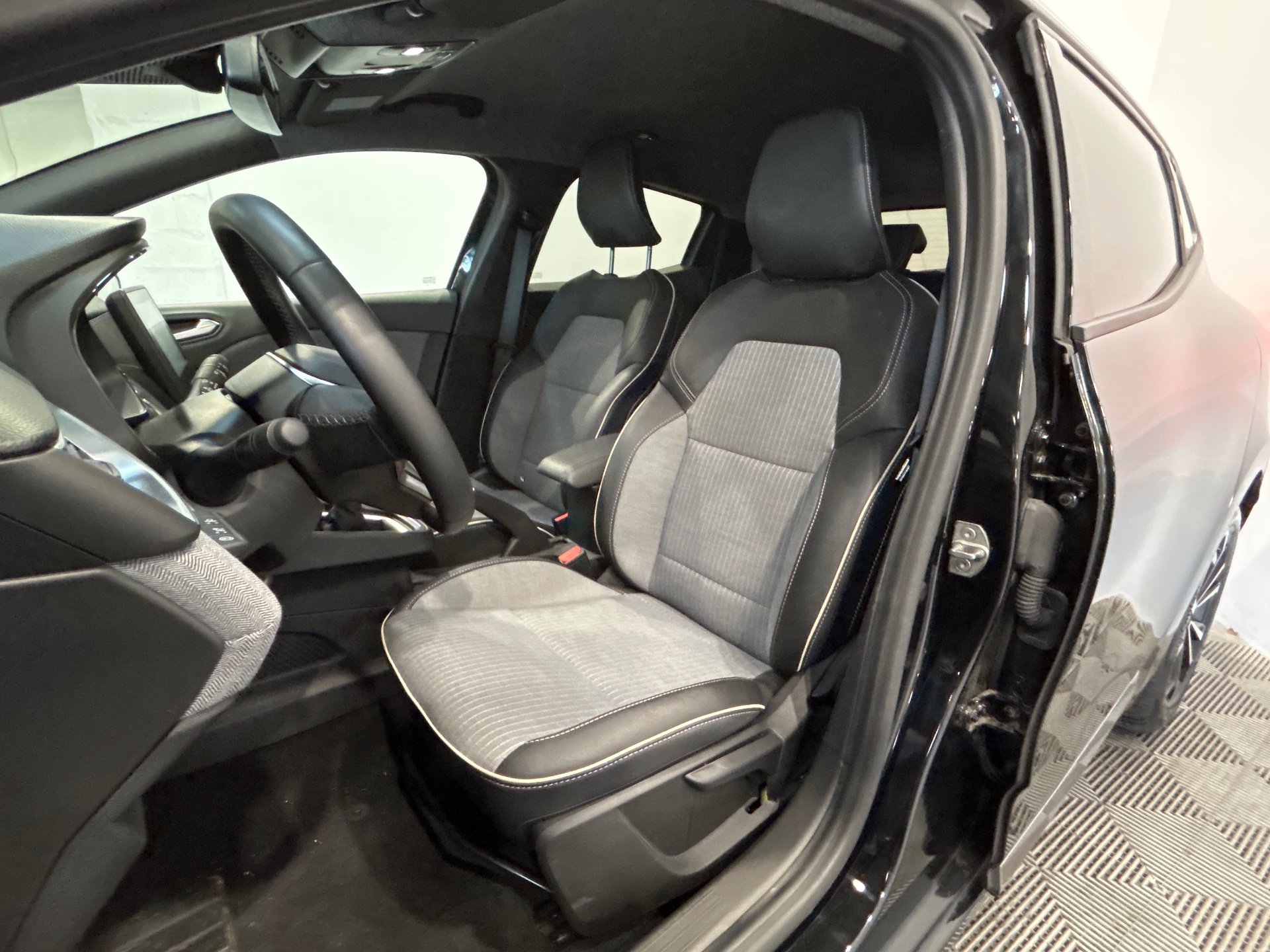 RENAULT CLIO V techno 90 tce