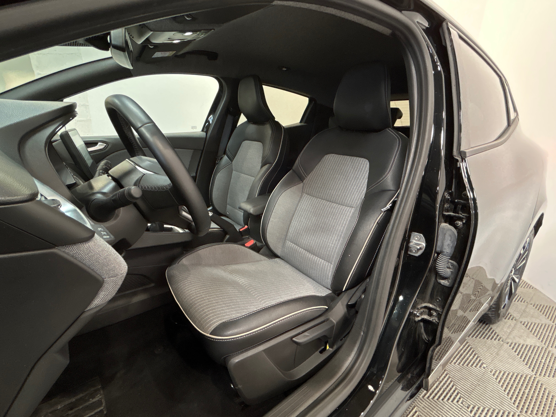RENAULT CLIO V techno 90 tce