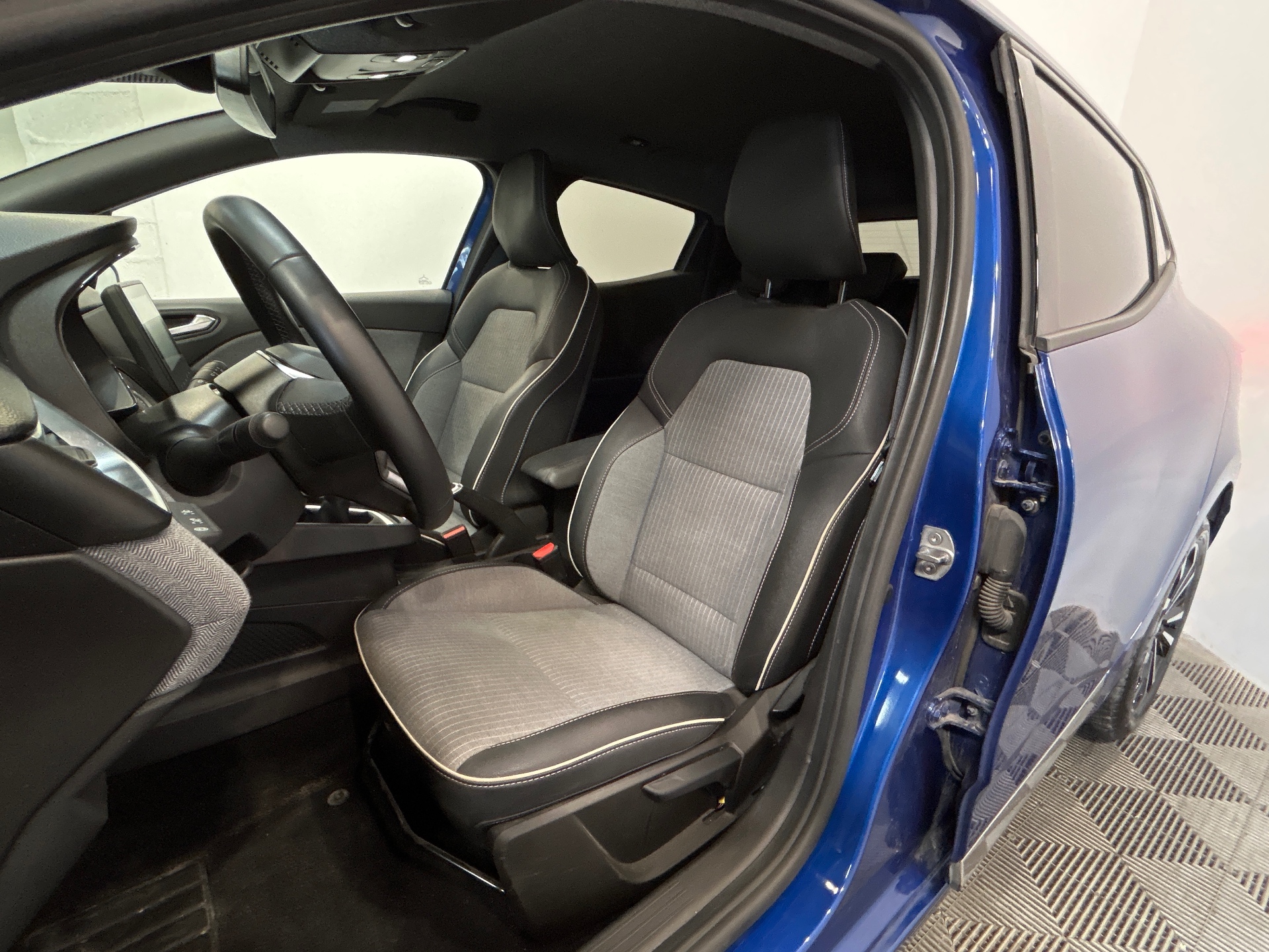 RENAULT CLIO V techno 90 tce