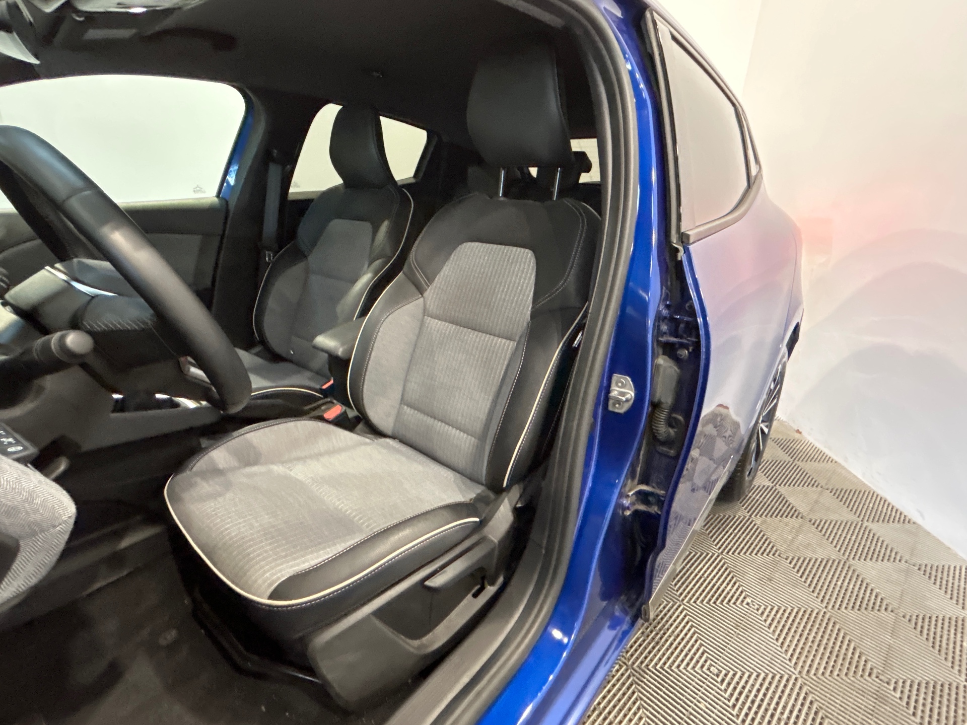 RENAULT CLIO V techno 90 tce
