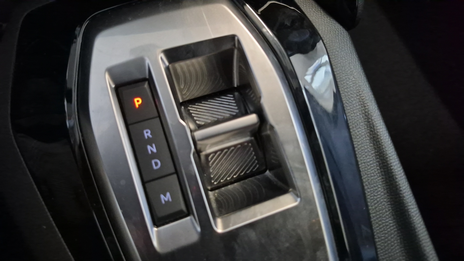 PEUGEOT 2008 Style Hybrid 145 ch e-DCS6