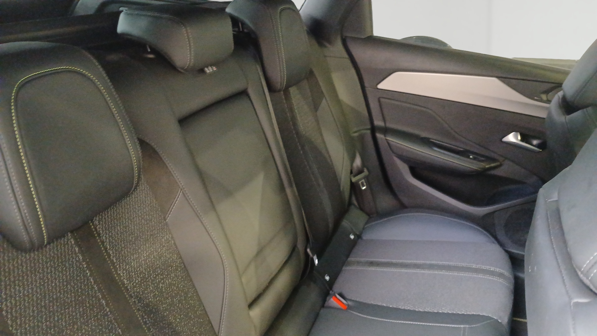 PEUGEOT 308 SW GT Hybrid 145 ch e-DCS6