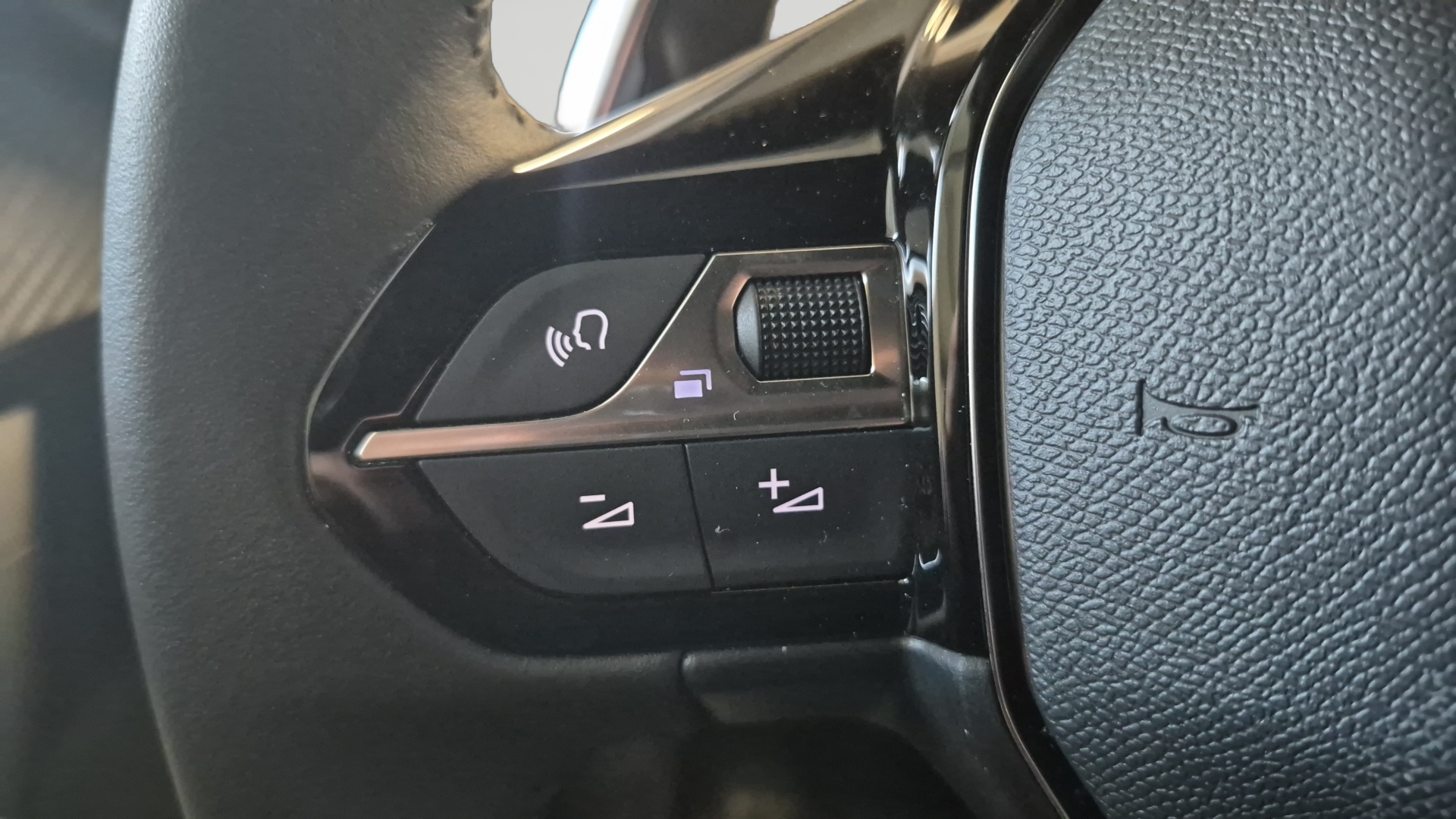 PEUGEOT 2008 Allure 130 ch S&S EAT8