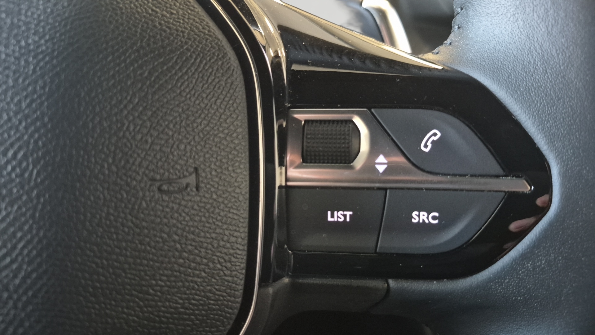 PEUGEOT 2008 Allure 130 ch S&S EAT8