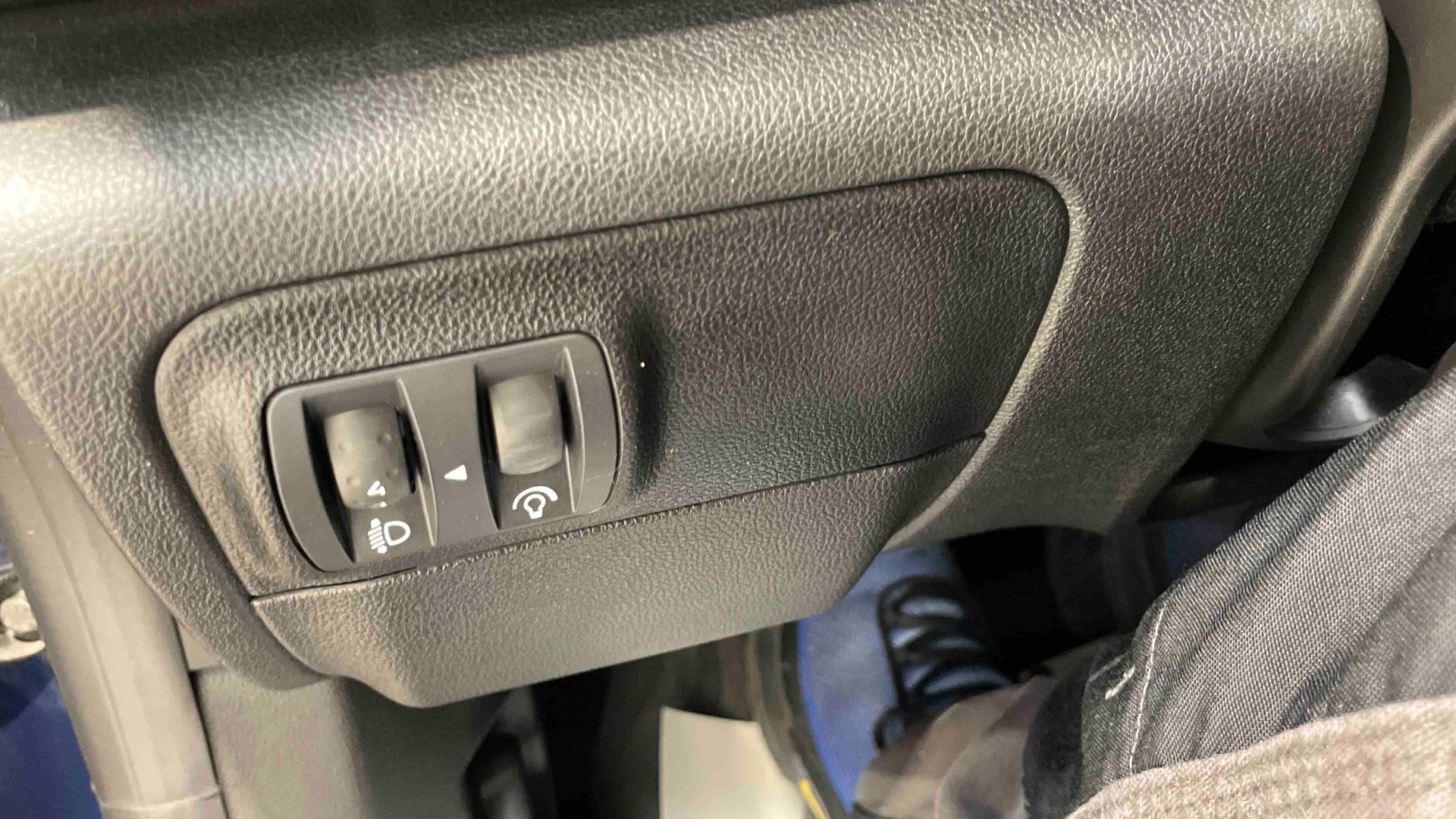 RENAULT MEGANE IV ESTATE Blue dCi 115 EDC Business
