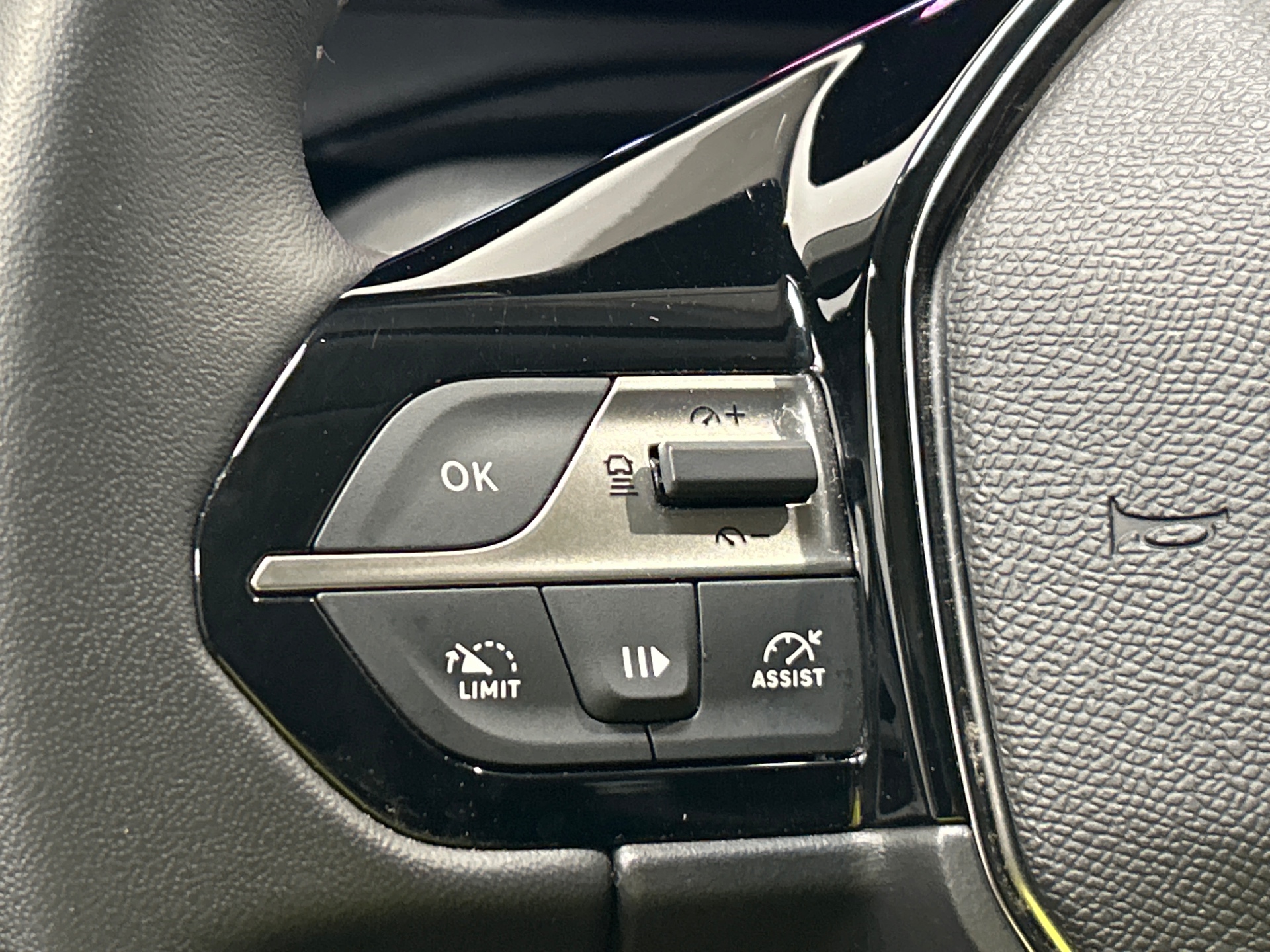 PEUGEOT 308 Berline Allure 130 ch S&S BVM6