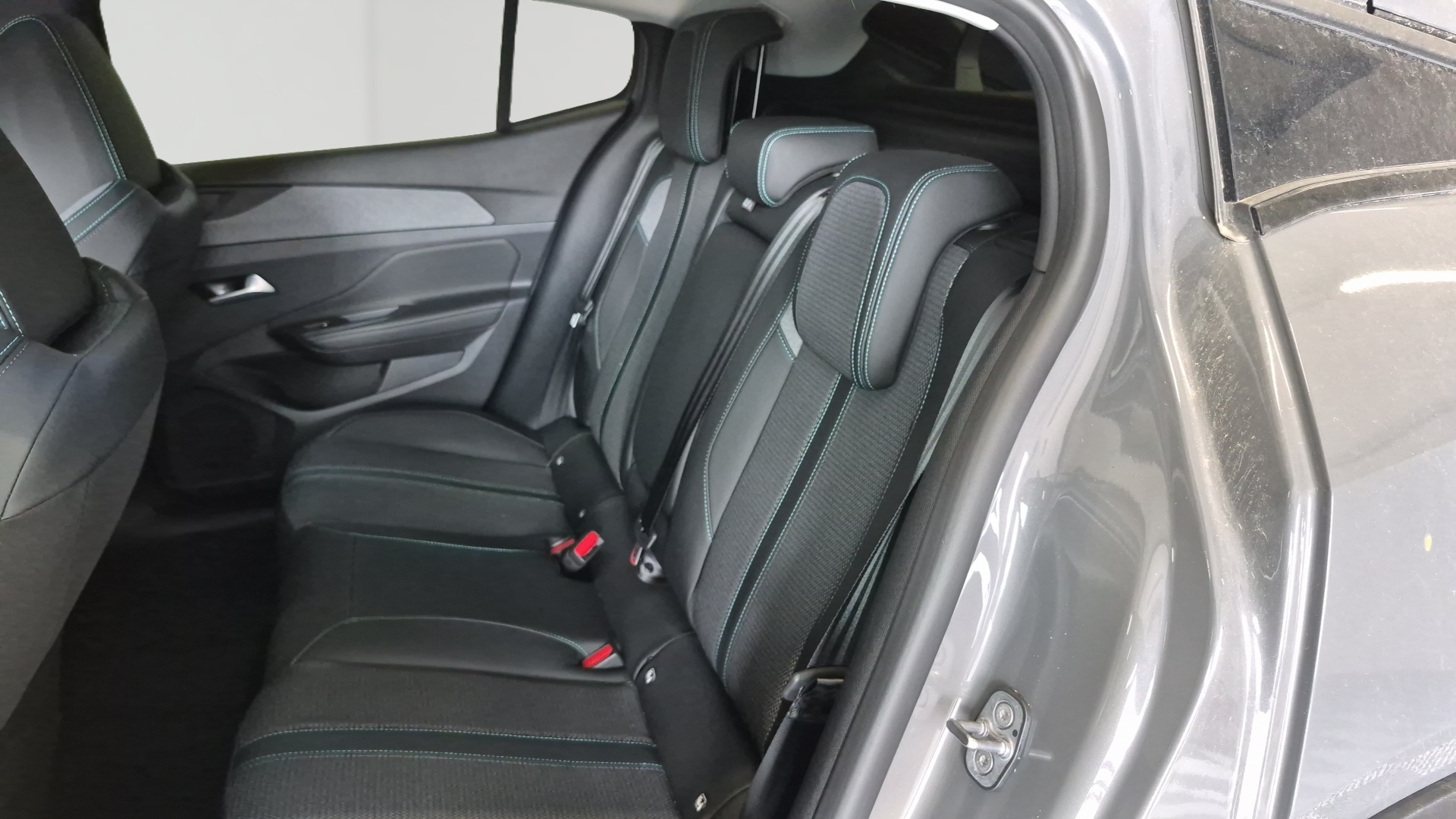 PEUGEOT 408 Allure Hybrid 145 ch e-DCS6