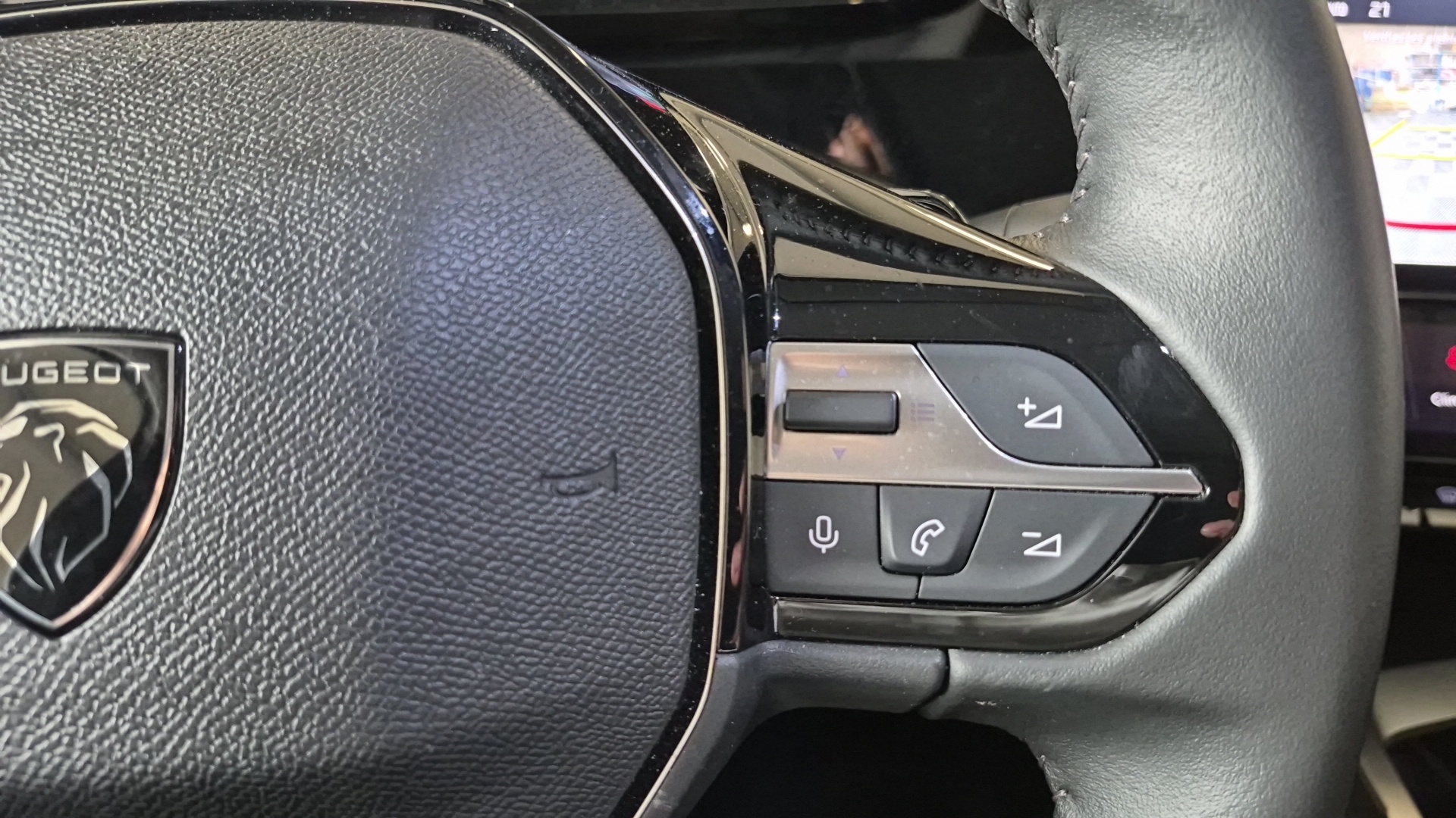 PEUGEOT 408 Allure Hybrid 145 ch e-DCS6