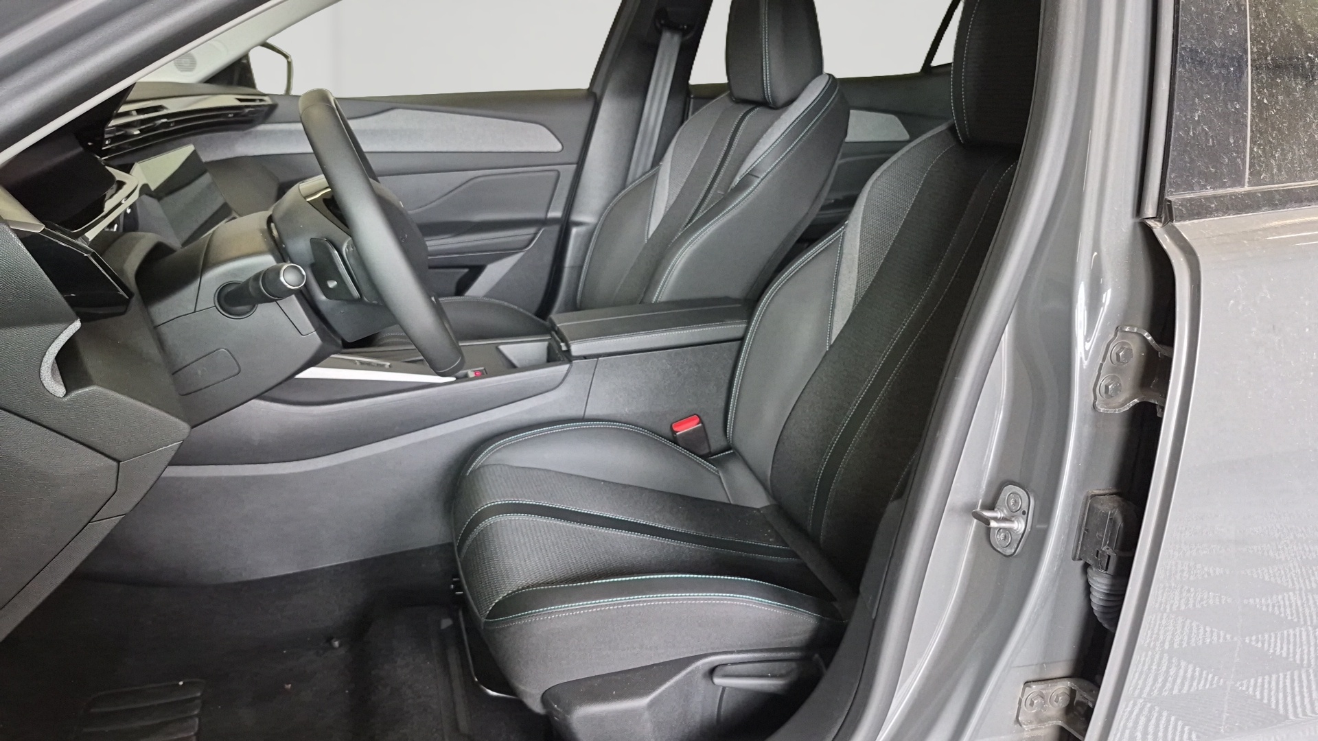 PEUGEOT 408 Allure Hybrid 145 ch e-DCS6