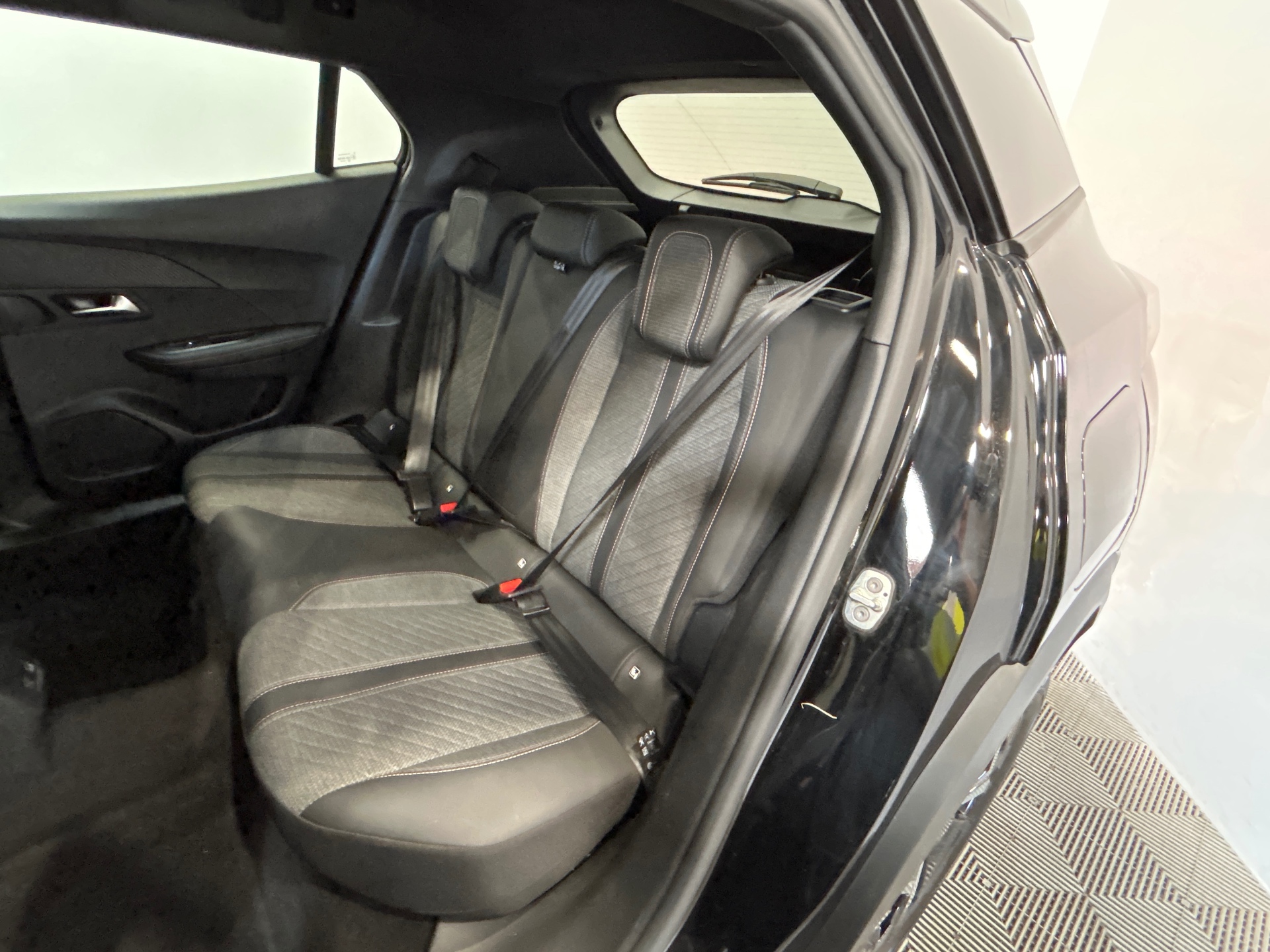PEUGEOT 2008 Allure 130 ch S&S EAT8