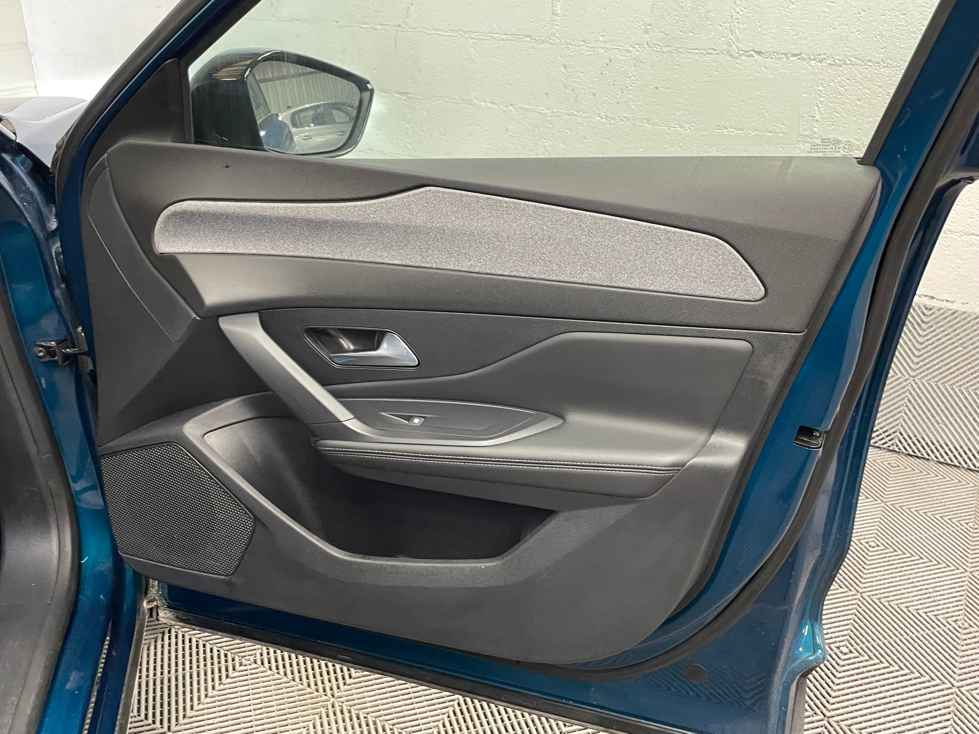 PEUGEOT 408 Hybrid 145 e-DCS6 Allure